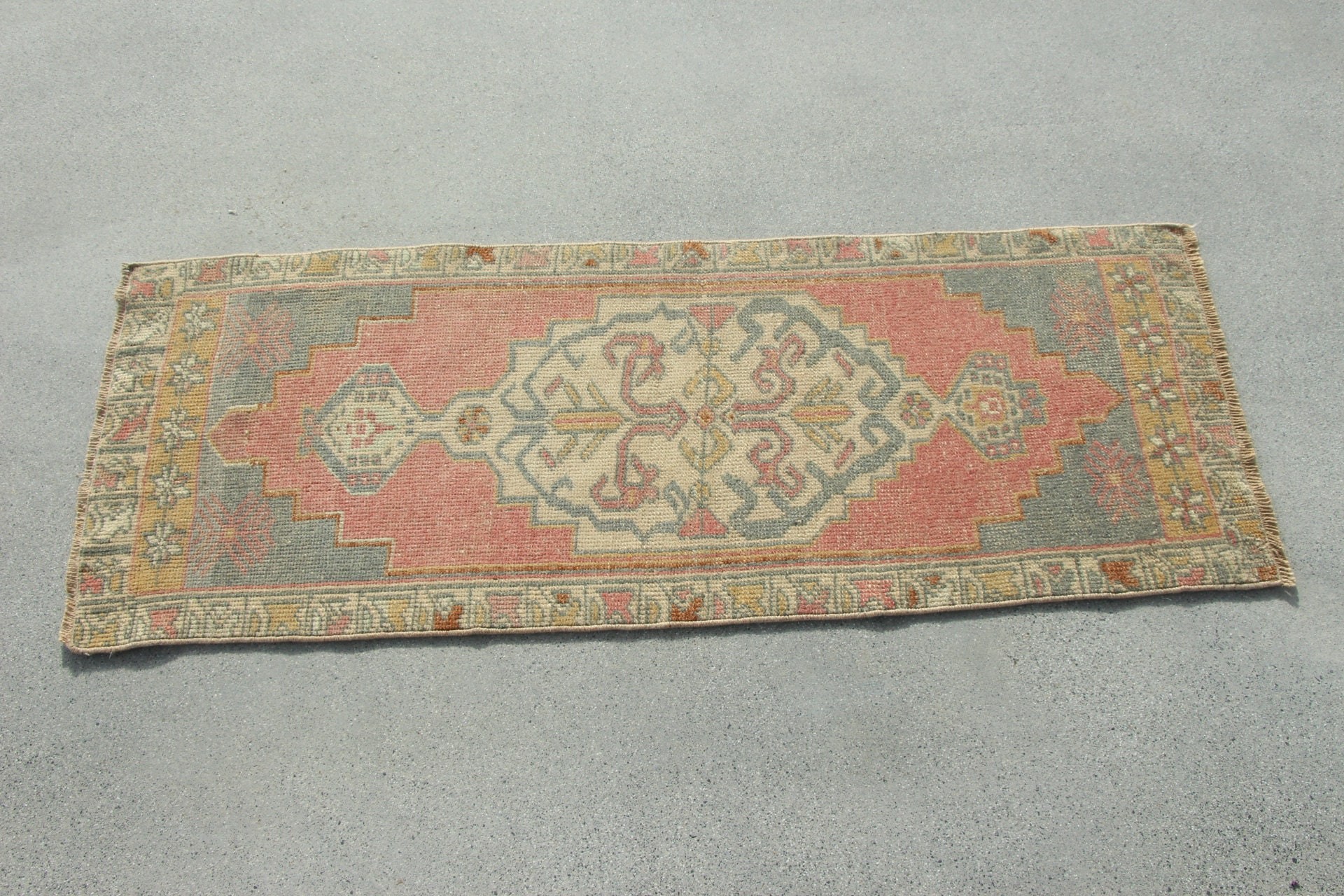 Çocuk Halıları, Yatak Odası Halısı, Türk Halıları, Banyo Halıları, Bej Geometrik Halılar, Mutfak Halıları, Vintage Halılar, 1.6x4.1 ft Küçük Halı, Giriş Halısı