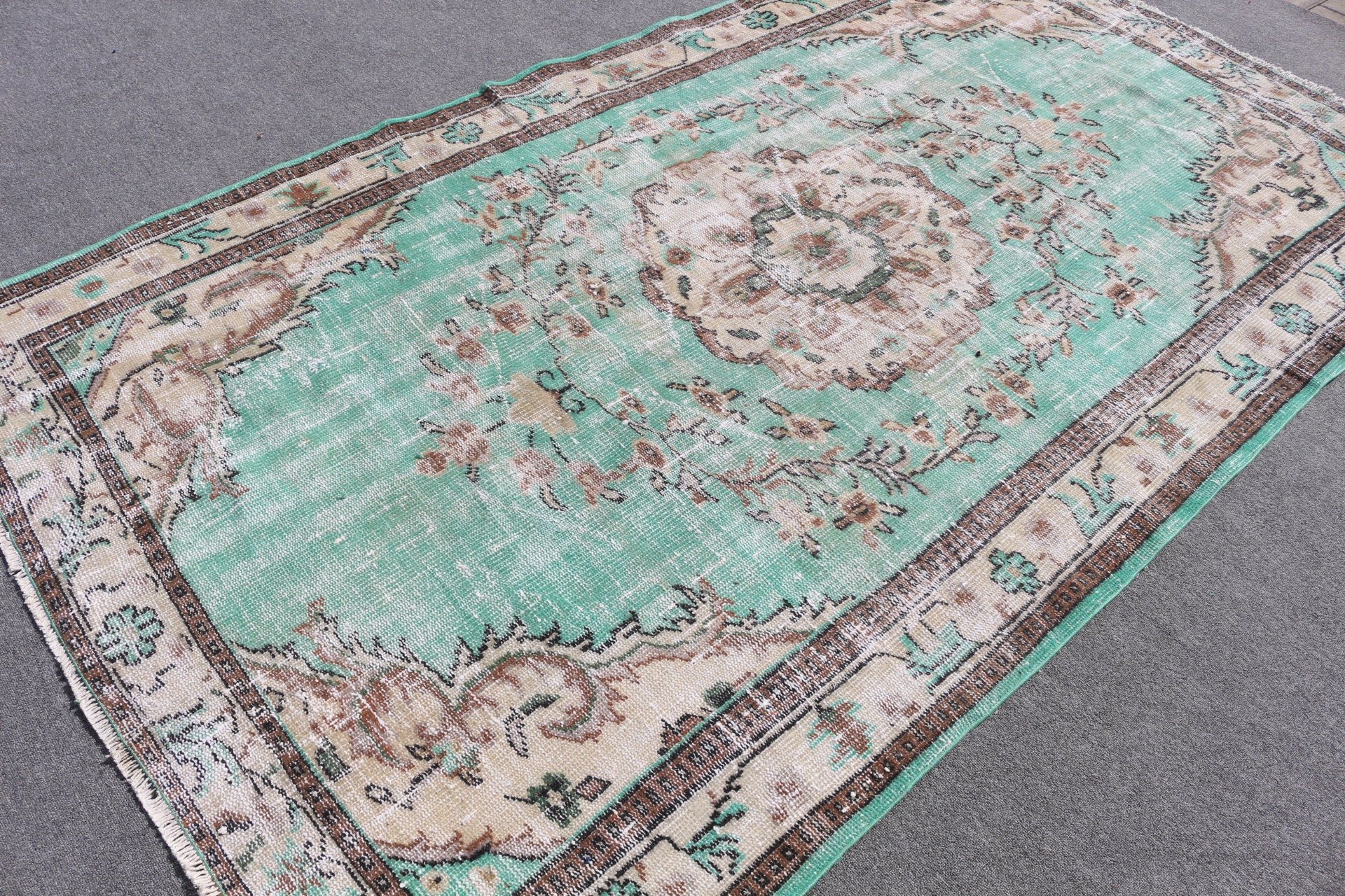 Living Room Rug, Home Decor Rug, Vintage Rug, Old Rug, Anatolian Rug, Green Oushak Rug, Turkish Rug, 5.3x8.9 ft Large Rug, Dining Room Rugs