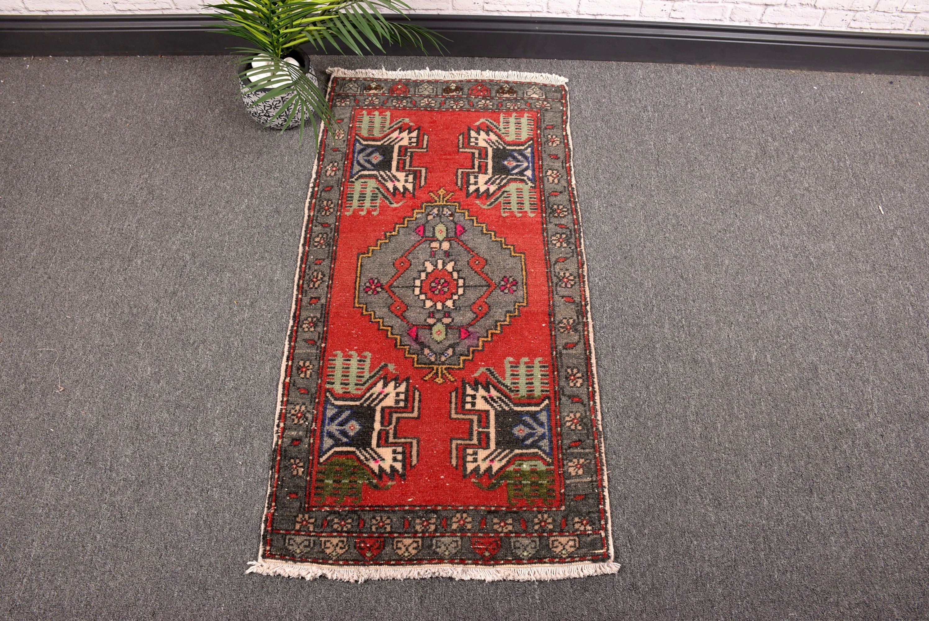 Kırmızı Boho Halı, Duvara Asılı Halı, Giriş Halıları, Türk Halıları, 1.8x3.5 ft Küçük Halı, Oushak Halıları, Modern Halı, Vintage Halılar, Küçük Boho Halıları