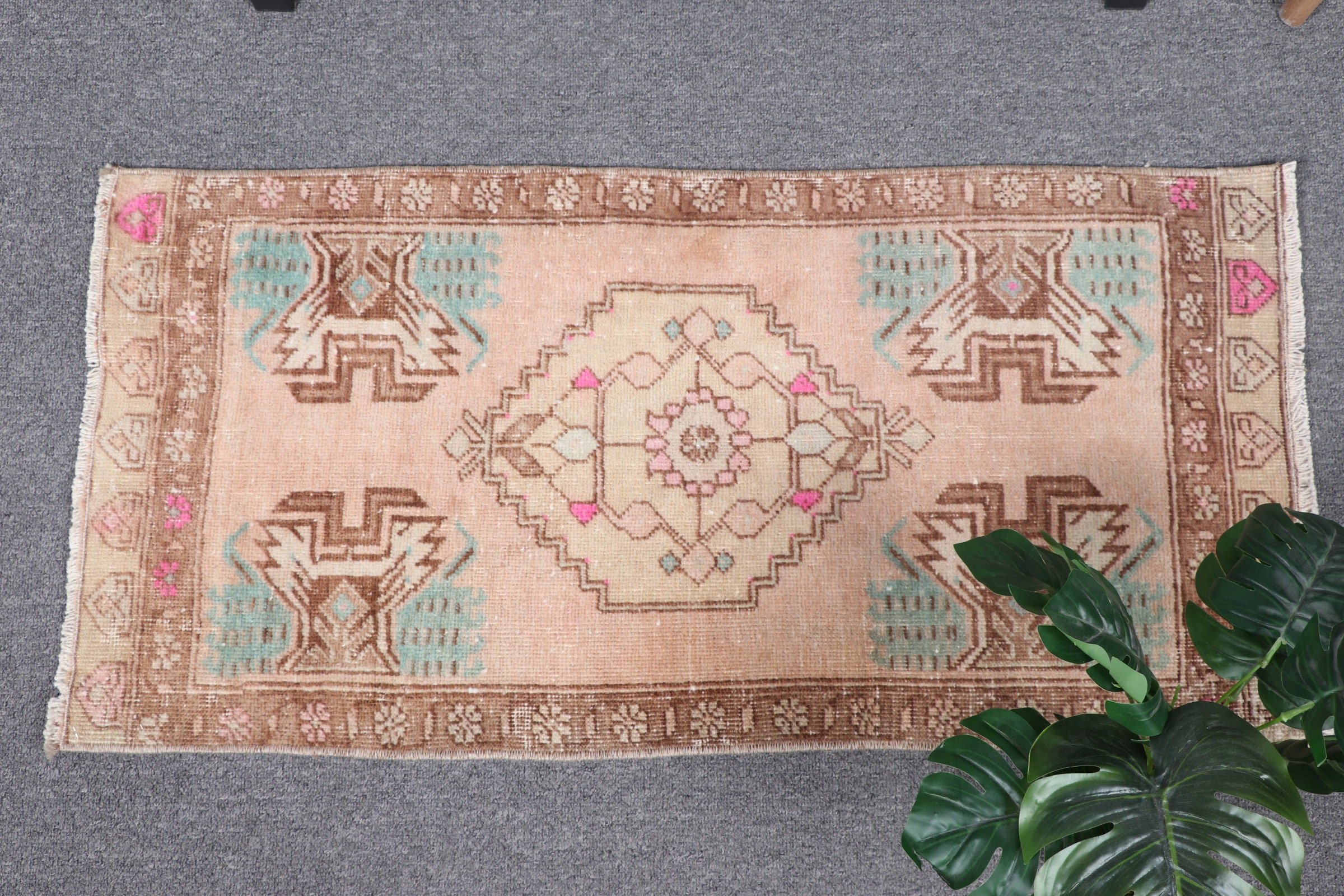 Pembe Mutfak Halıları, Araba Paspası Halıları, Yatak Odası Halısı, Anadolu Halıları, Havalı Halılar, Türk Halıları, Araba Paspas Halısı, Vintage Halılar, 1.5x3 ft Küçük Halı