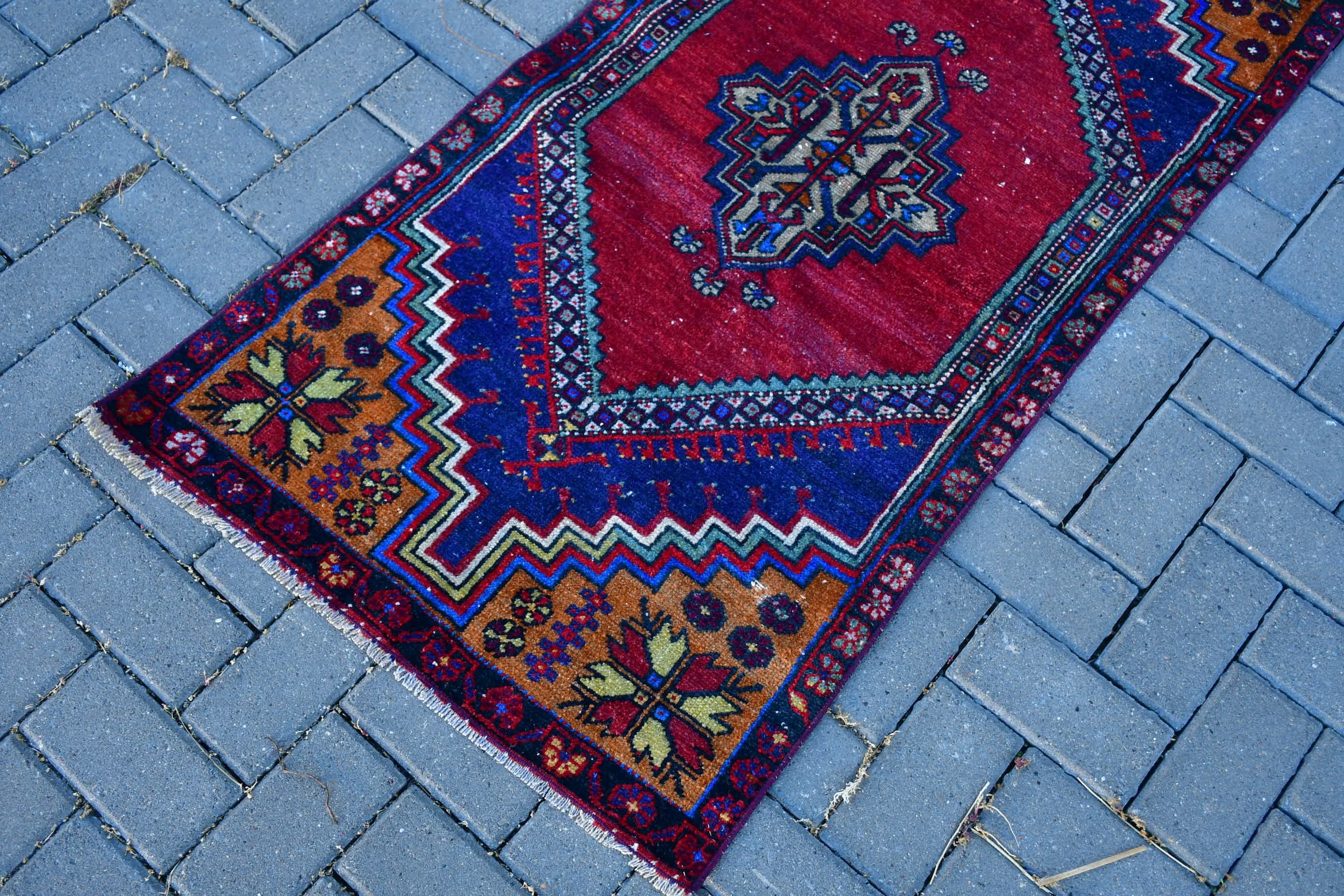 Kırmızı Oryantal Halı, 2.4x4.9 ft Küçük Halı, Banyo Halısı, Antika Halılar, Havalı Halılar, Türk Halıları, Mutfak Halısı, Yatak Odası Halıları, Vintage Halılar