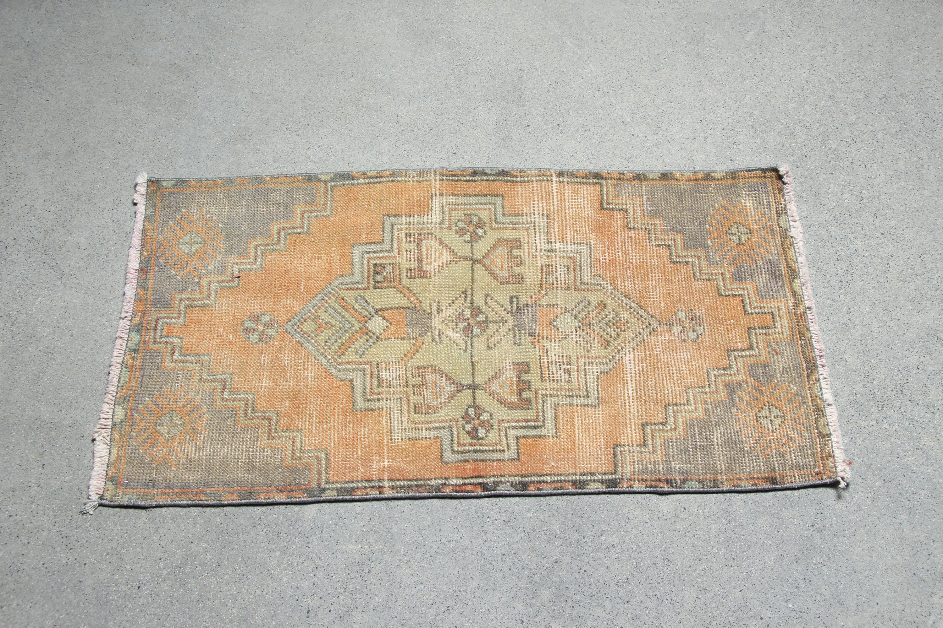 Vintage Halılar, Antika Halı, Çocuk Halıları, Oryantal Halı, Turuncu 1.5x2.8 ft Küçük Halı, Eski Halılar, Türk Halısı, Mutfak Halısı