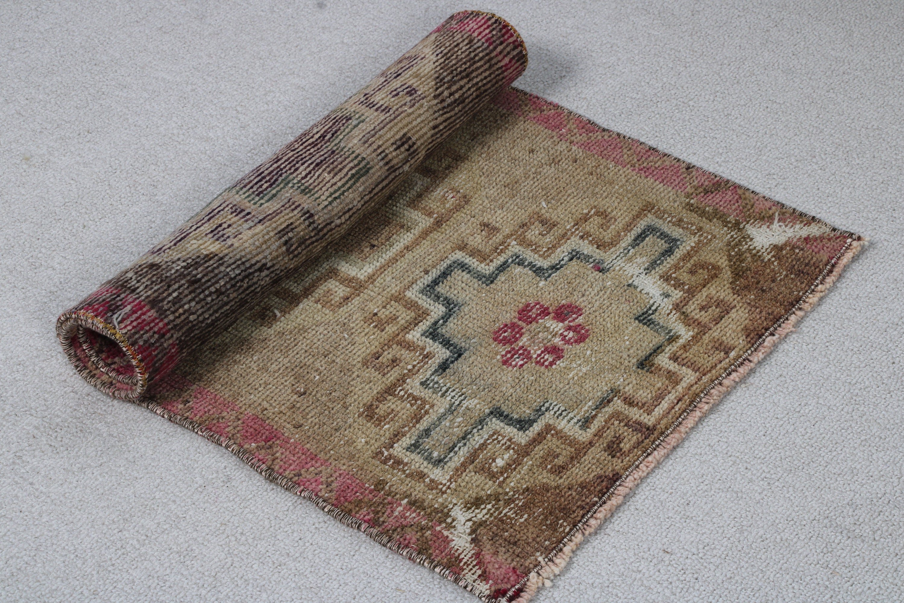 Türk Halısı, Kahverengi El Dokuma Halılar, Çocuk Halıları, 1.5x2.9 ft Küçük Halı, Anadolu Halısı, Küçük Vintage Halılar, Vintage Halılar, Modern Halı