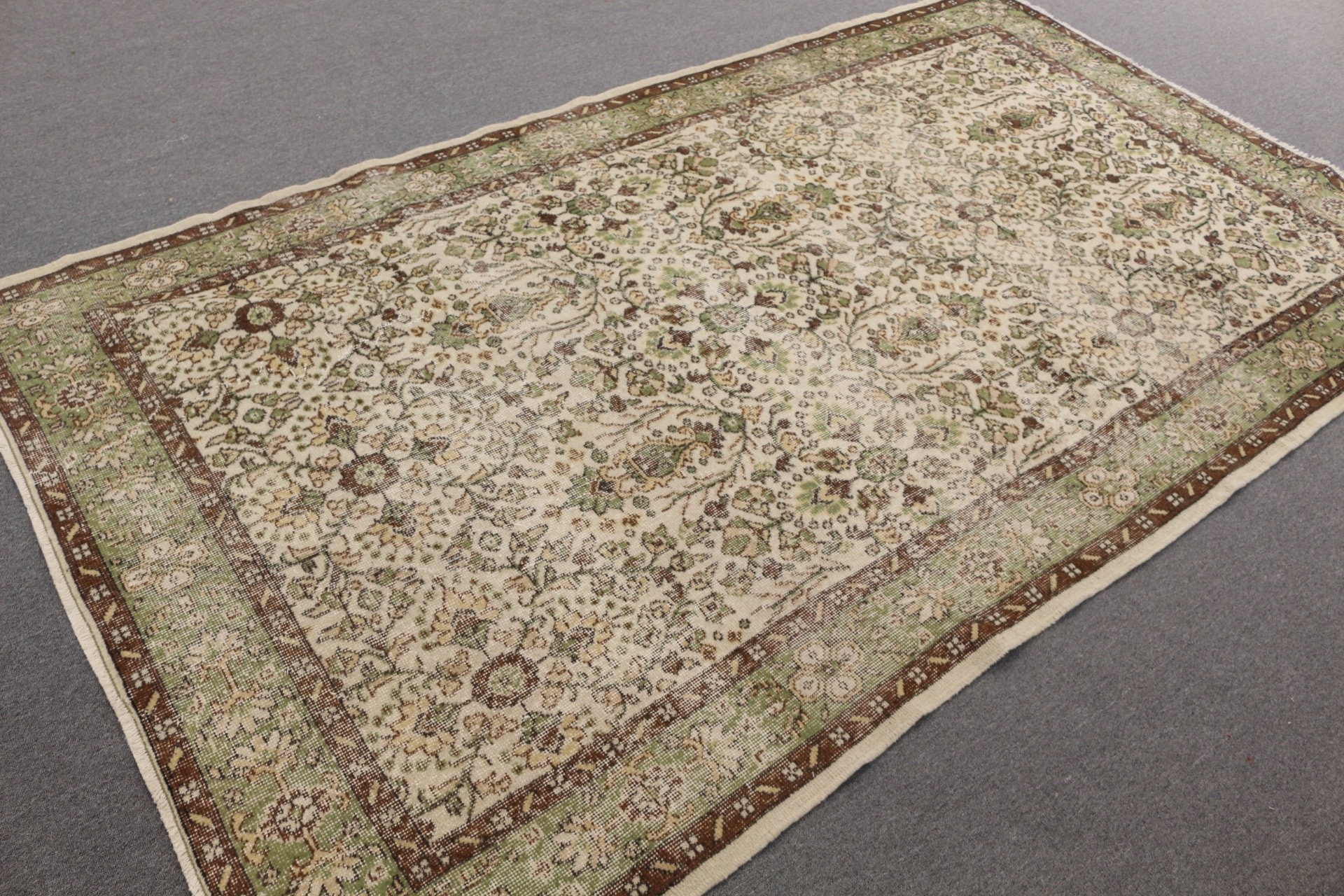 Floor Rug, 5.5x9.5 ft Large Rug, Bedroom Rugs, Beige Kitchen Rug, Vintage Rug, Turkish Rug, Vintage Decor Rug, Wool Rug, Dining Room Rug