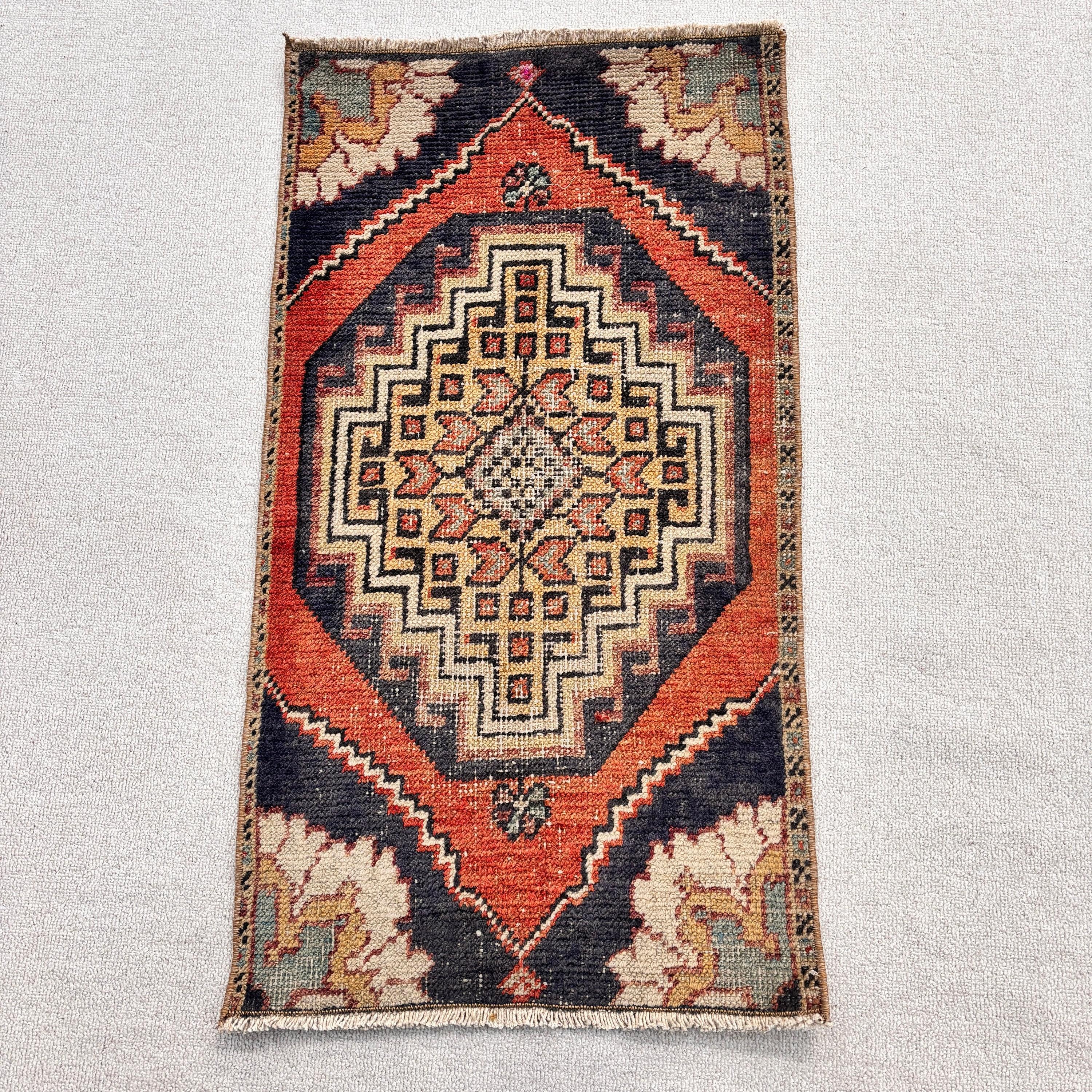 El Dokuma Halı, Mutfak Halıları, Kırmızı Anadolu Halısı, Giriş Halısı, Oushak Halısı, Türk Halıları, Vintage Halılar, Çocuk Halıları, 1.5x2.9 ft Küçük Halılar