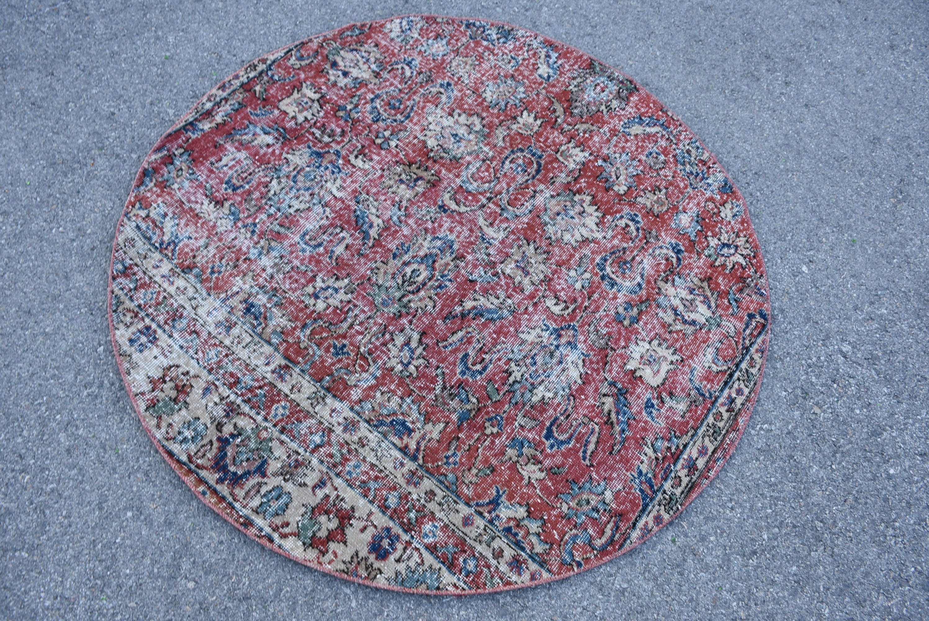 Vintage Halı, 4.4x4.4 ft Aksan Halısı, Kabile Halısı, Türk Halıları, Yer Halıları, Soğuk Halı, Kırmızı Yün Halı, Çocuk Halıları, Giriş Halısı, Yatak Odası Halıları