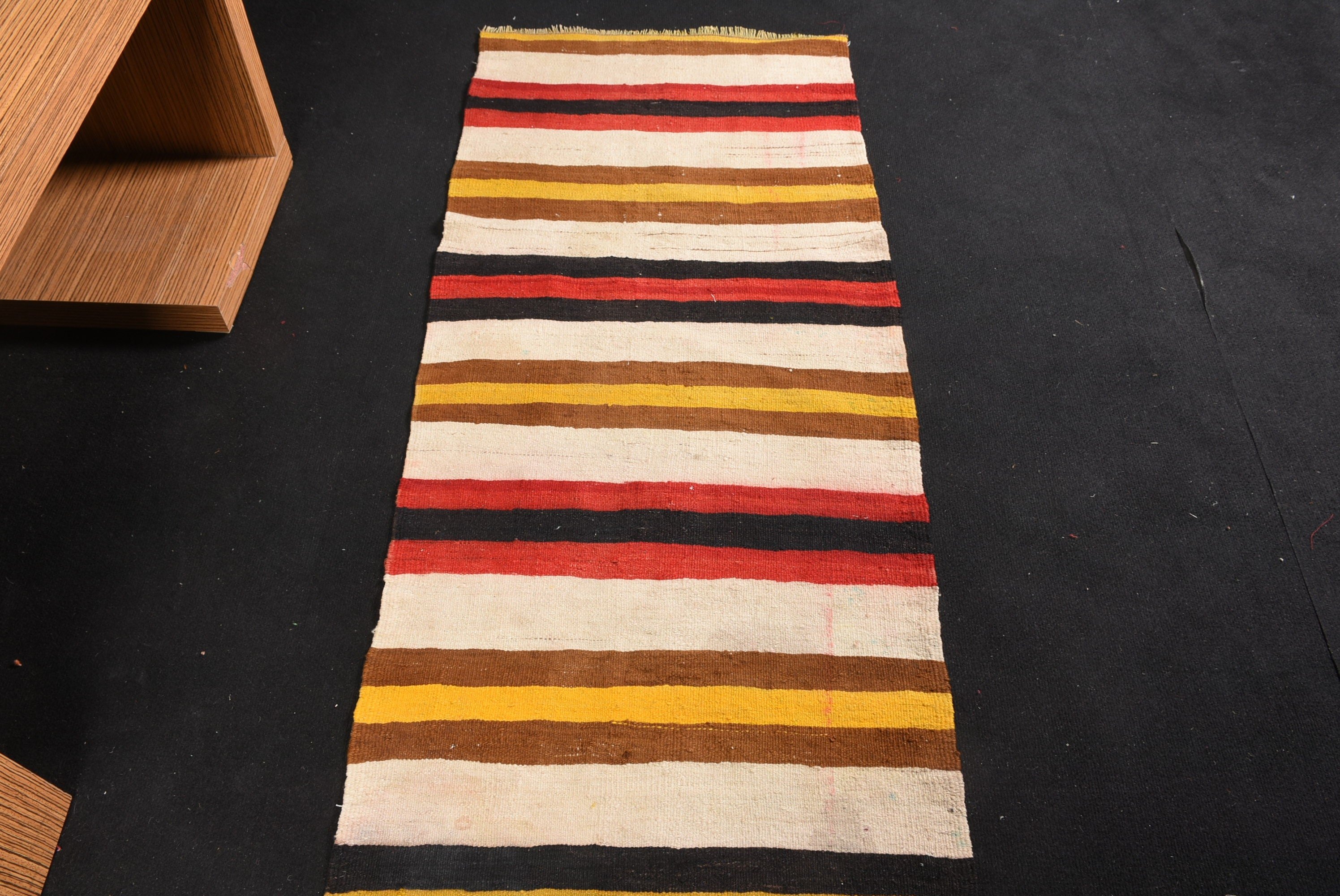 Vintage Halı, Türk Halıları, Kilim, Merdiven Halısı, 2,3x6,7 ft Yolluk Halıları, Koridor Halıları, Sanat Halısı, Oryantal Halı, Havalı Halı, Bej Antika Halılar