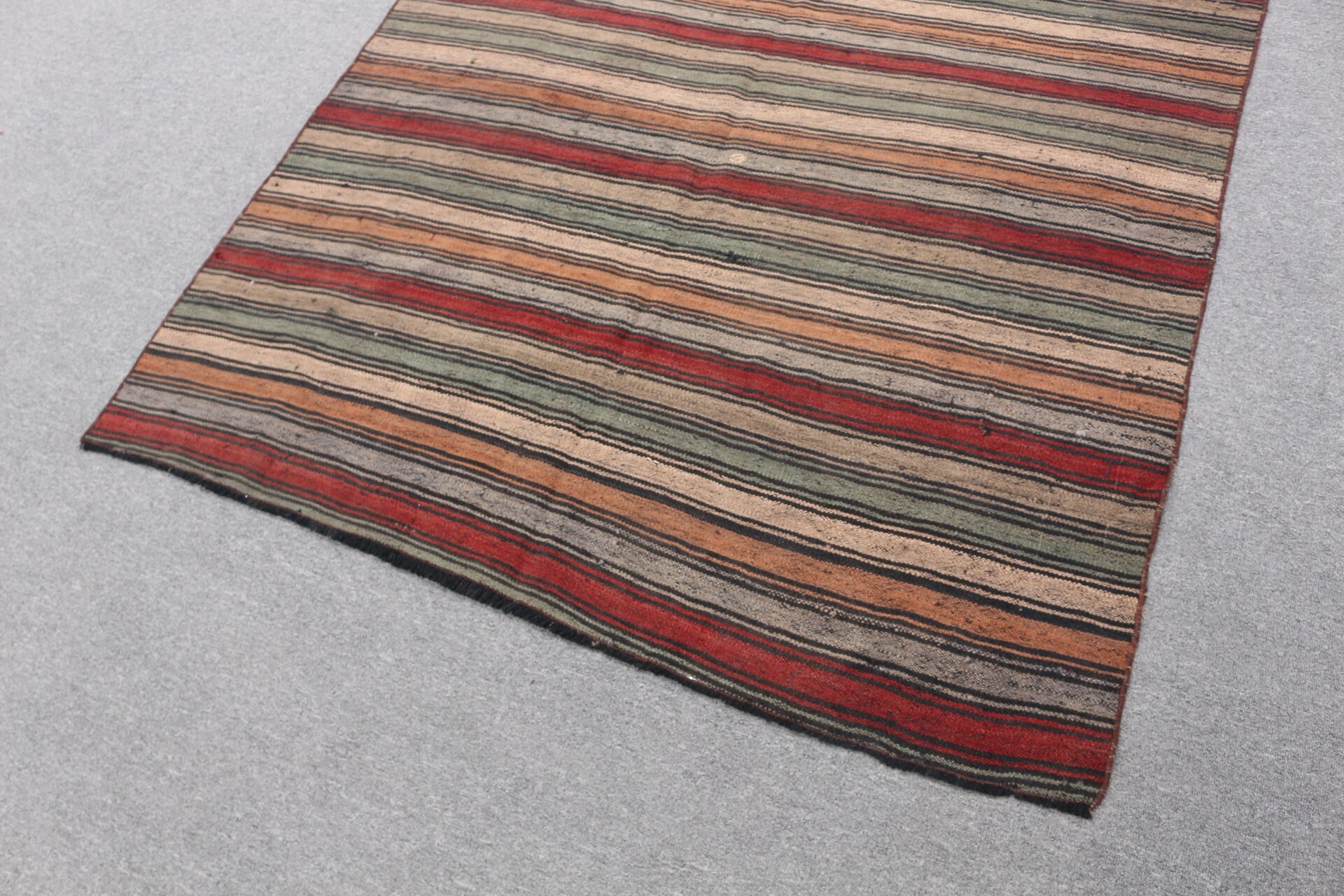 Mutfak Halısı, 4.6x5.1 ft Aksan Halısı, Türk Halısı, Kilim, Çocuk Halıları, Fas Halıları, Boho Halısı, Vintage Halı, Gökkuşağı Havalı Halıları