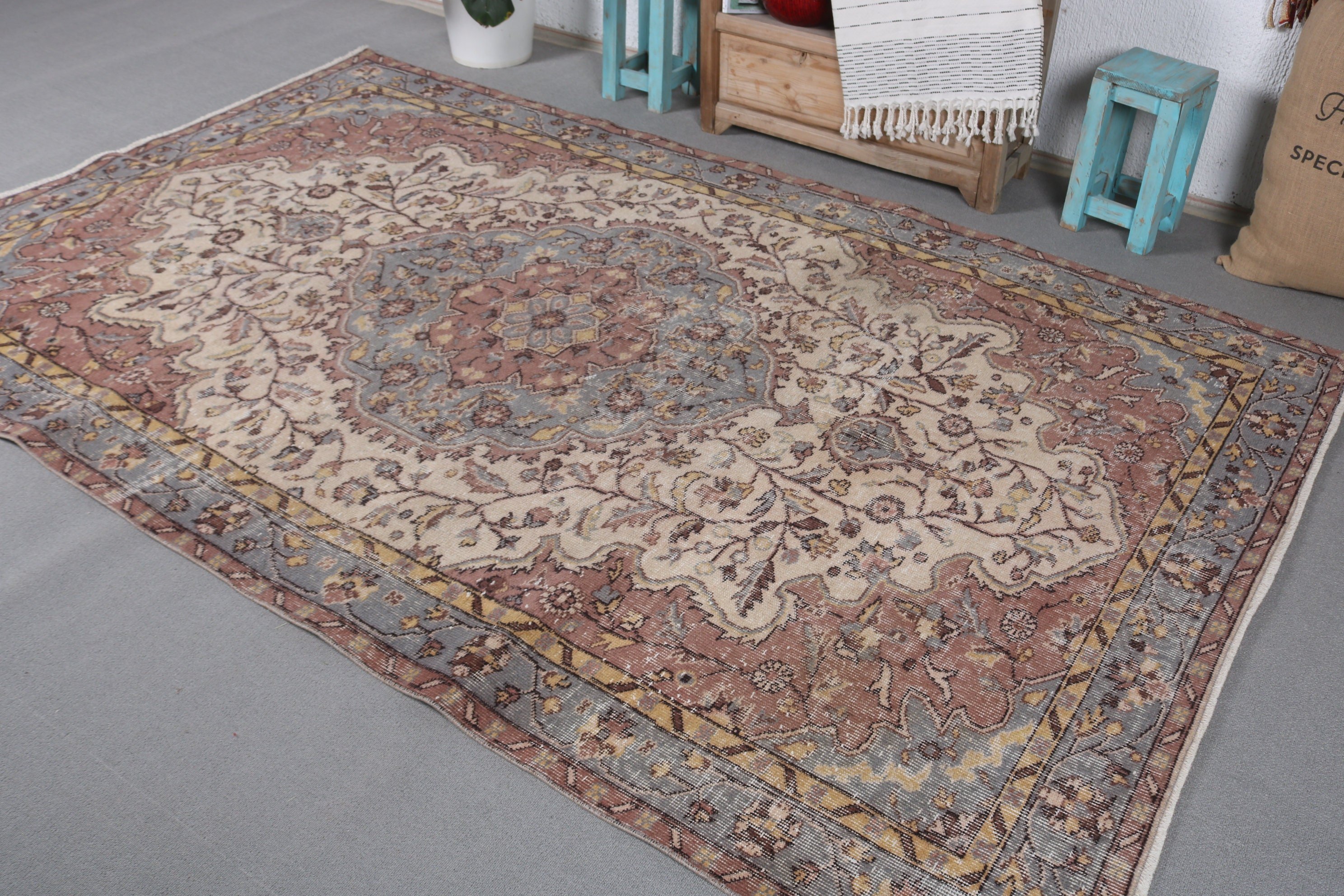 Turkish Rug, Brown Moroccan Rug, Bedroom Rug, Floor Rug, Home Decor Rugs, Designer Rug, Dining Room Rug, 5.5x9 ft Large Rug, Vintage Rug