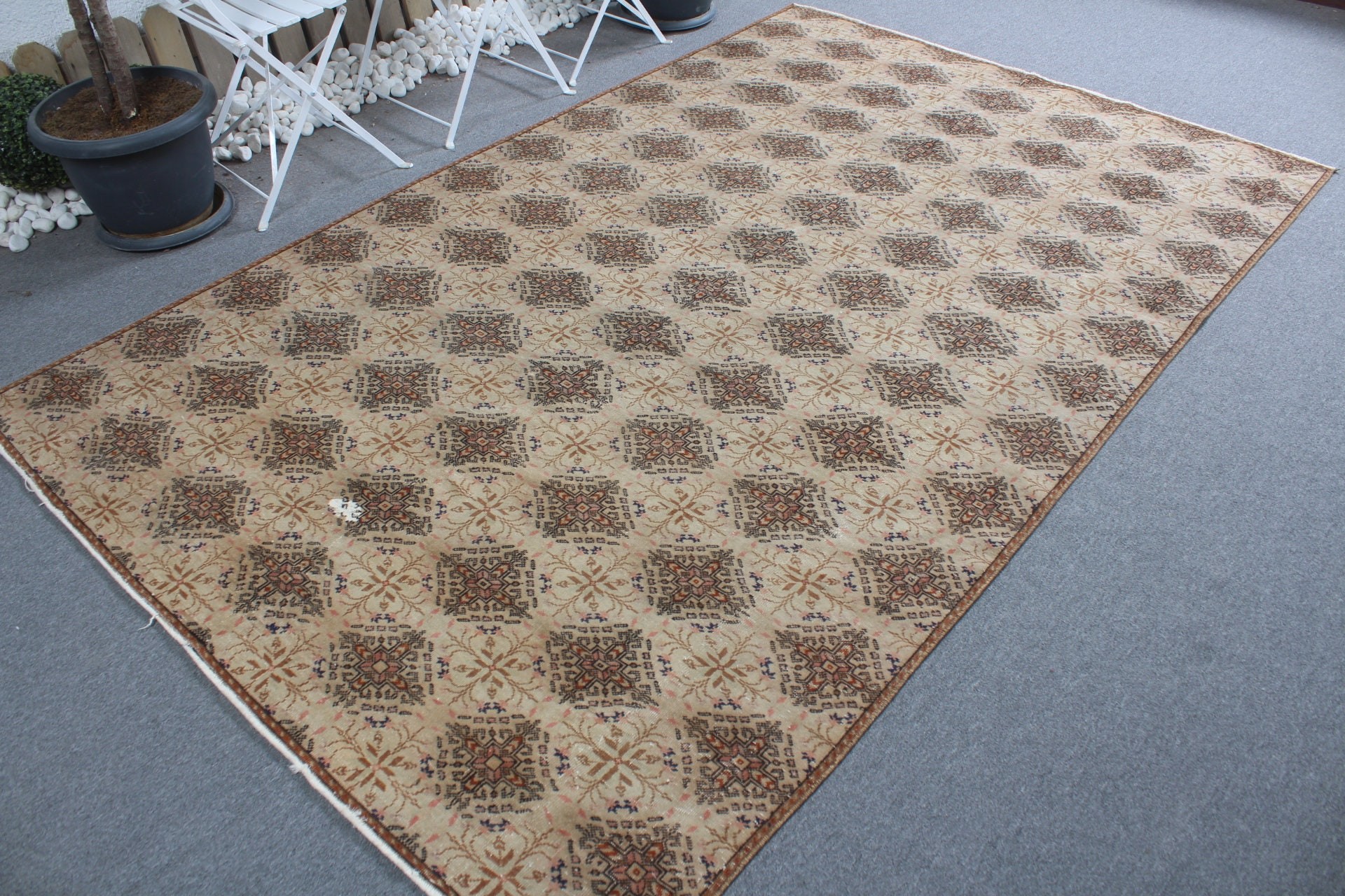 Brown Anatolian Rug, Turkish Rug, Vintage Rug, 5.6x9.1 ft Large Rug, Dining Room Rug, Rugs for Living Room, Floor Rug, Cool Rug, Salon Rug