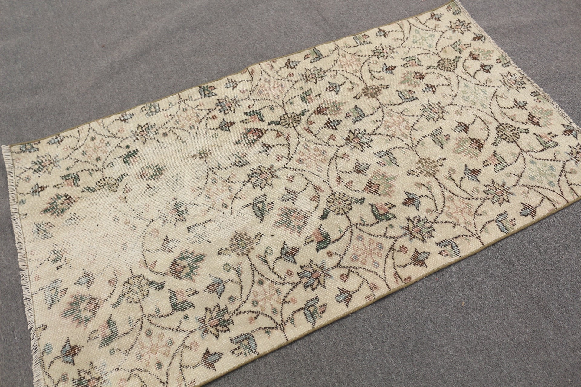 Home Decor Rugs, Beige Bedroom Rug, 3.1x5.7 ft Accent Rugs, Nursery Rug, Entry Rug, Turkish Rug, Vintage Rug, Outdoor Rug