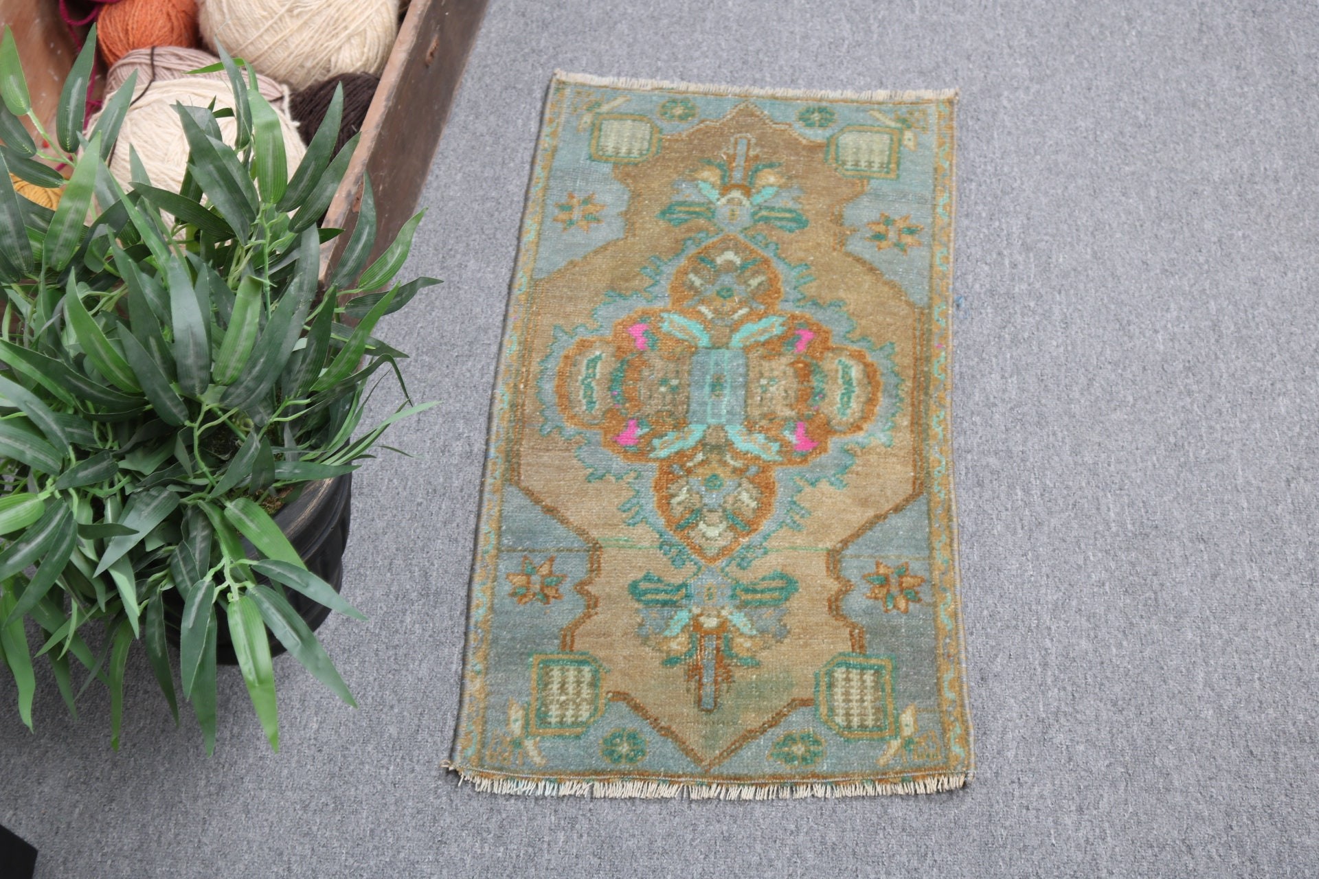 Vintage Halı, Lüks Halı, 1.2x2.3 ft Küçük Halı, Banyo Halıları, Mutfak Halıları, Küçük Boho Halıları, Anadolu Halısı, Türk Halıları, Kahverengi Boho Halıları