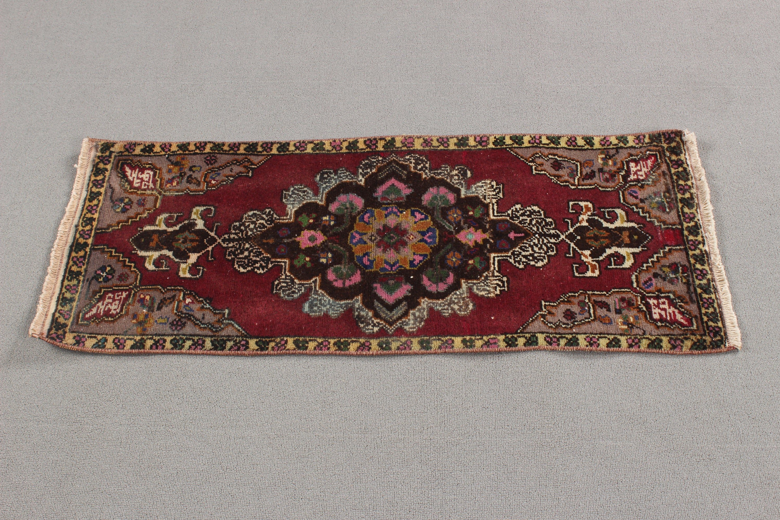 Giriş Halıları, Türk Halıları, Estetik Halı, El Dokuma Halılar, Kırmızı Mutfak Halıları, 1.4x3.3 ft Küçük Halılar, Vintage Halılar, Yatak Odası Halısı, Araba Paspas Halıları