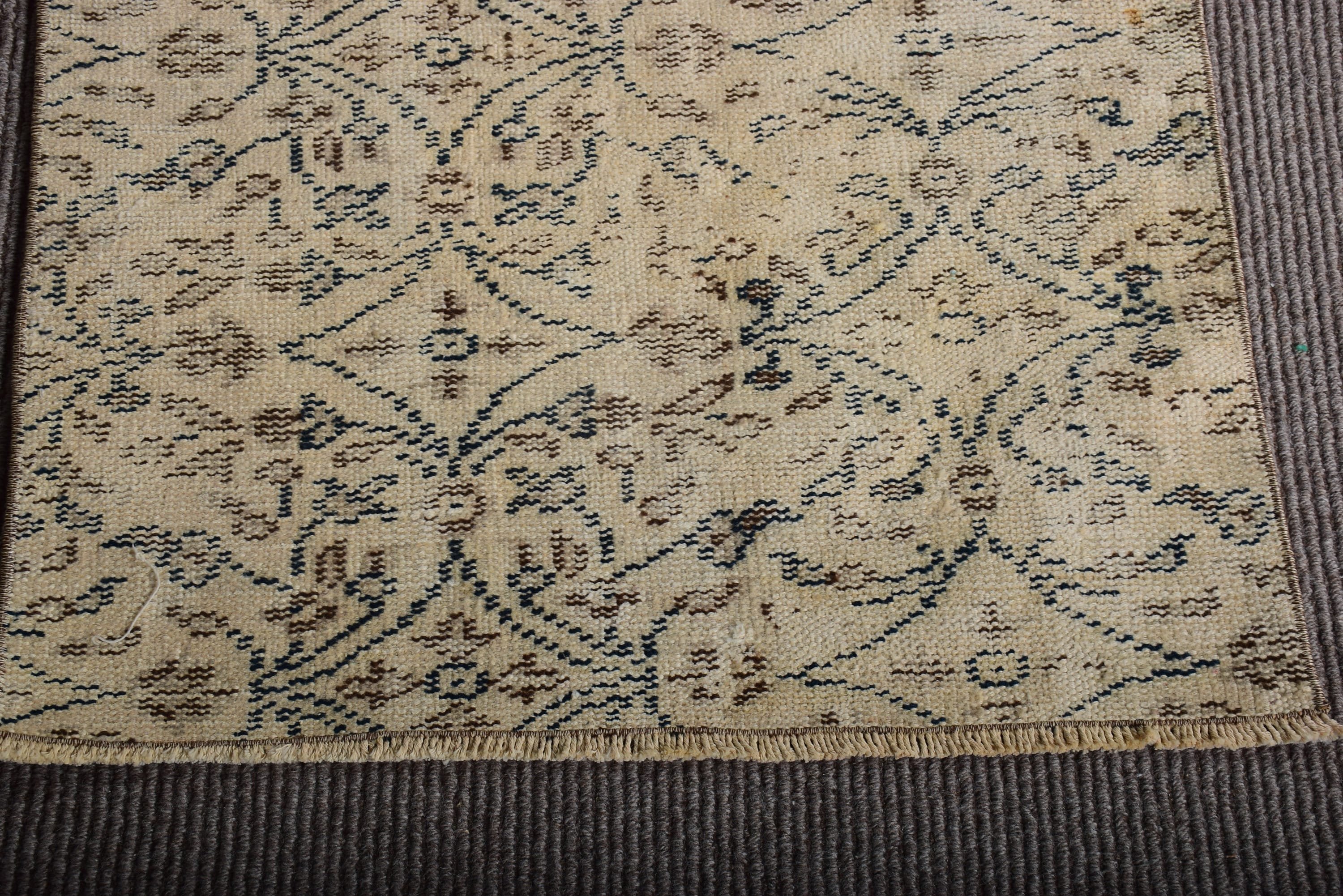 2.3x4.5 ft Küçük Halılar, Küçük Alan Halıları, Bej Oushak Halısı, Kapı Paspası Halısı, Yatak Odası Halısı, Türk Halıları, Vintage Halı, Aztek Halıları