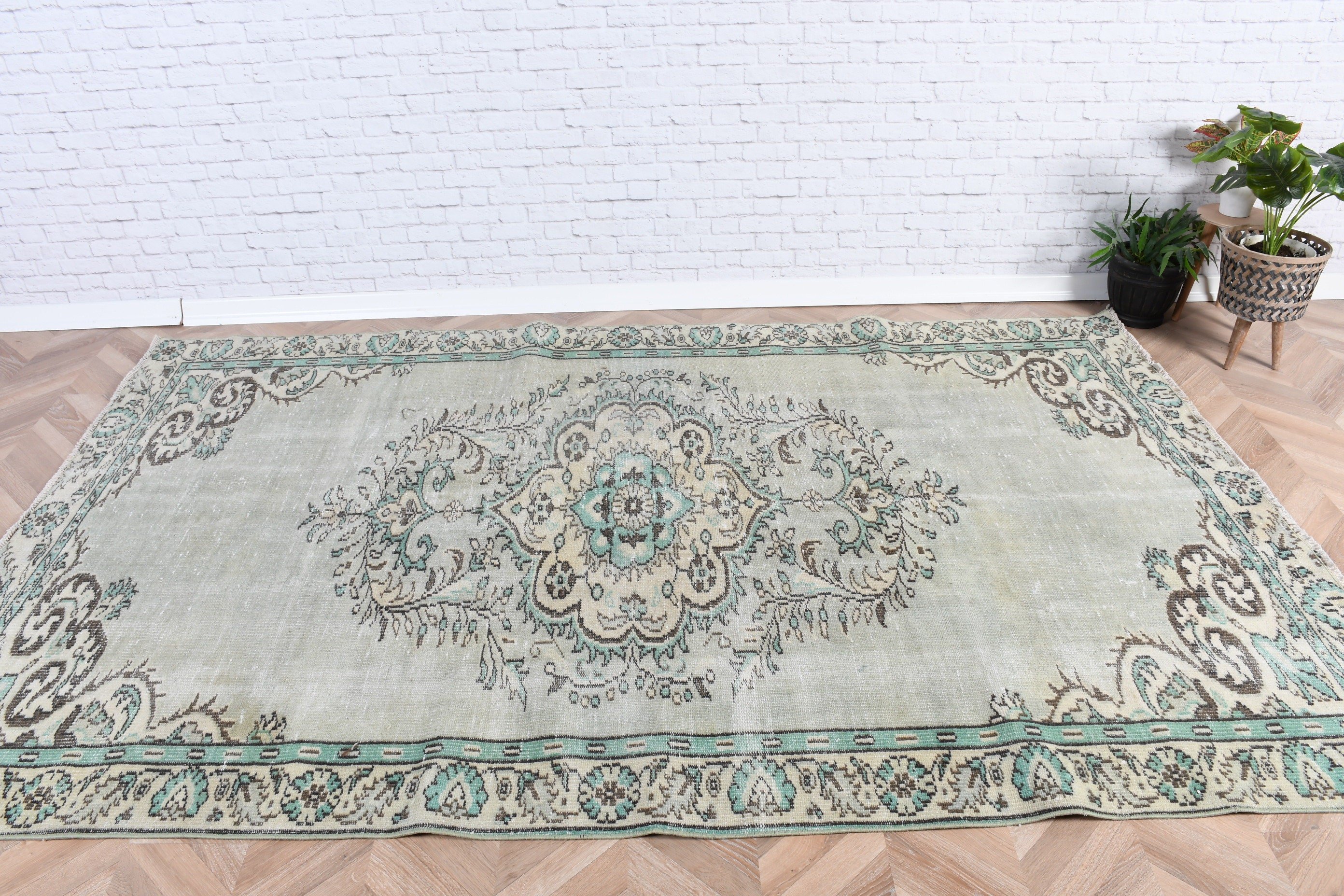 Turkish Rug, Vintage Rug, Oriental Rug, 5.5x9 ft Large Rug, Bedroom Rug, Boho Rug, Green Floor Rugs, Statement Rug, Dining Room Rug