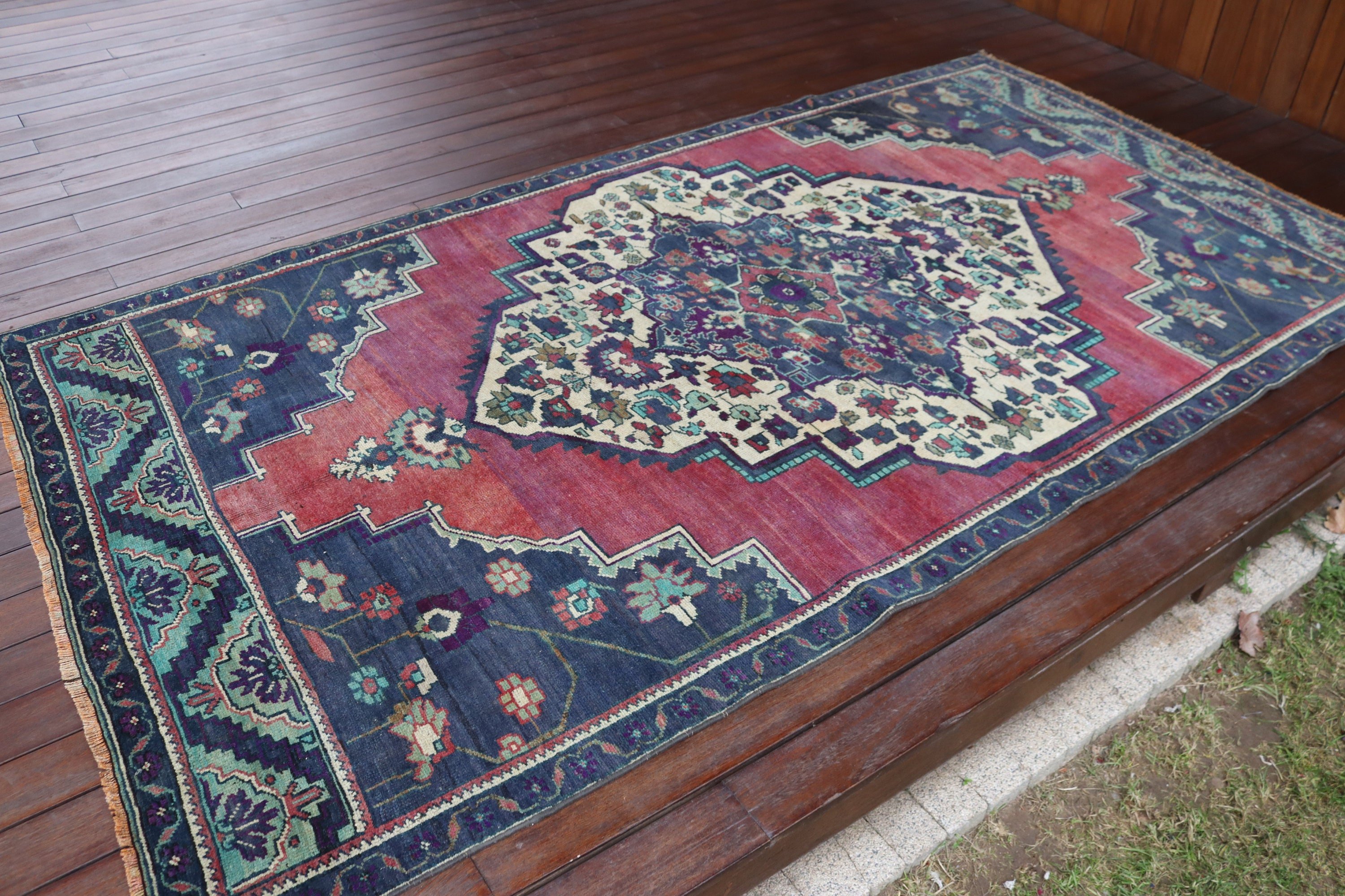 Açıklama Halıları, Türk Halıları, Yemek Odası Halıları, Havalı Halı, Kırmızı Yatak Odası Halıları, Vintage Halı, 4,5x8,5 ft Alan Halıları, Türkiye Halısı, İç Mekan Halıları