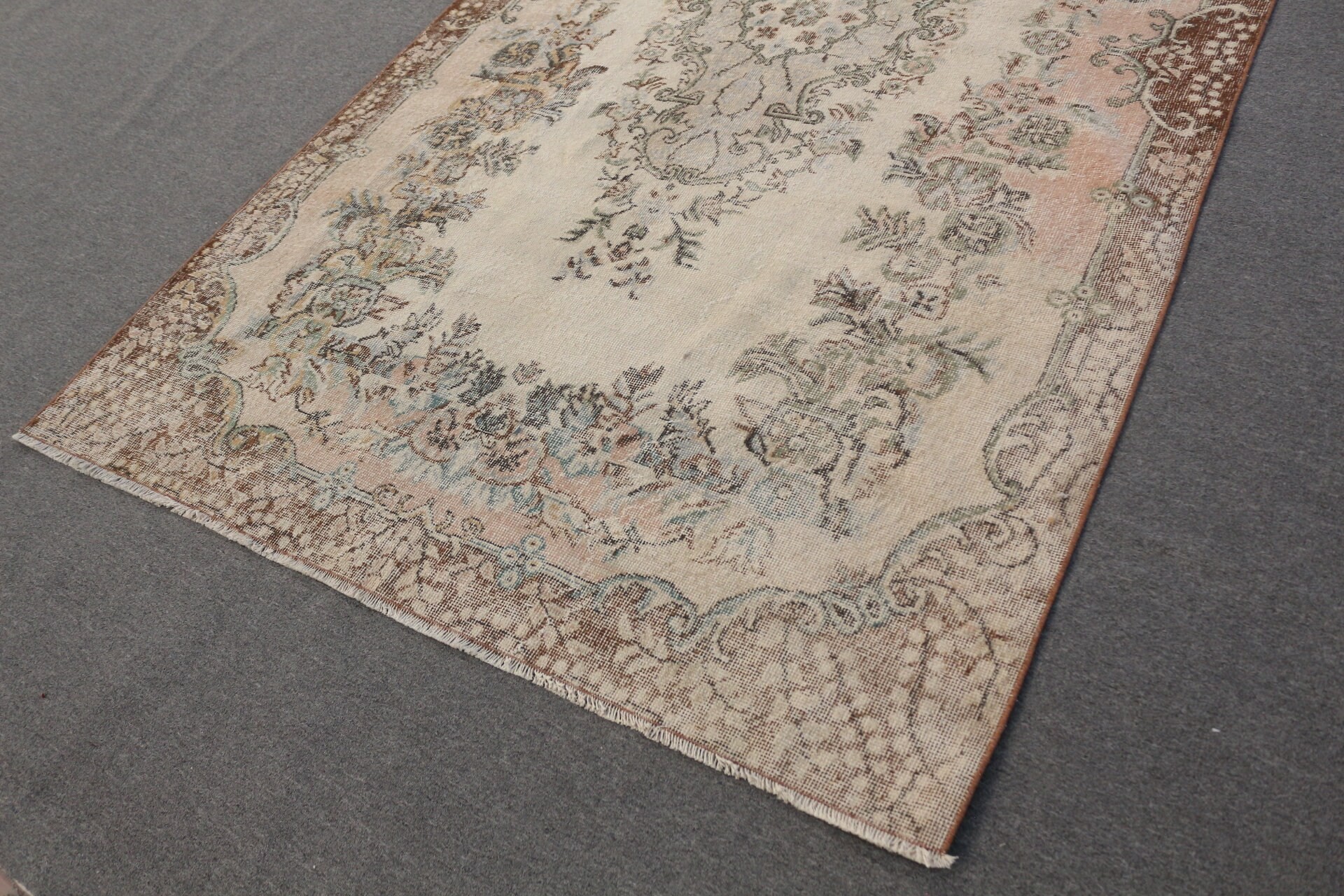 Dining Room Rug, Beige Wool Rug, Turkish Rugs, Turkey Rugs, 5.6x10 ft Large Rug, Living Room Rug, Antique Rug, Floor Rugs, Vintage Rug