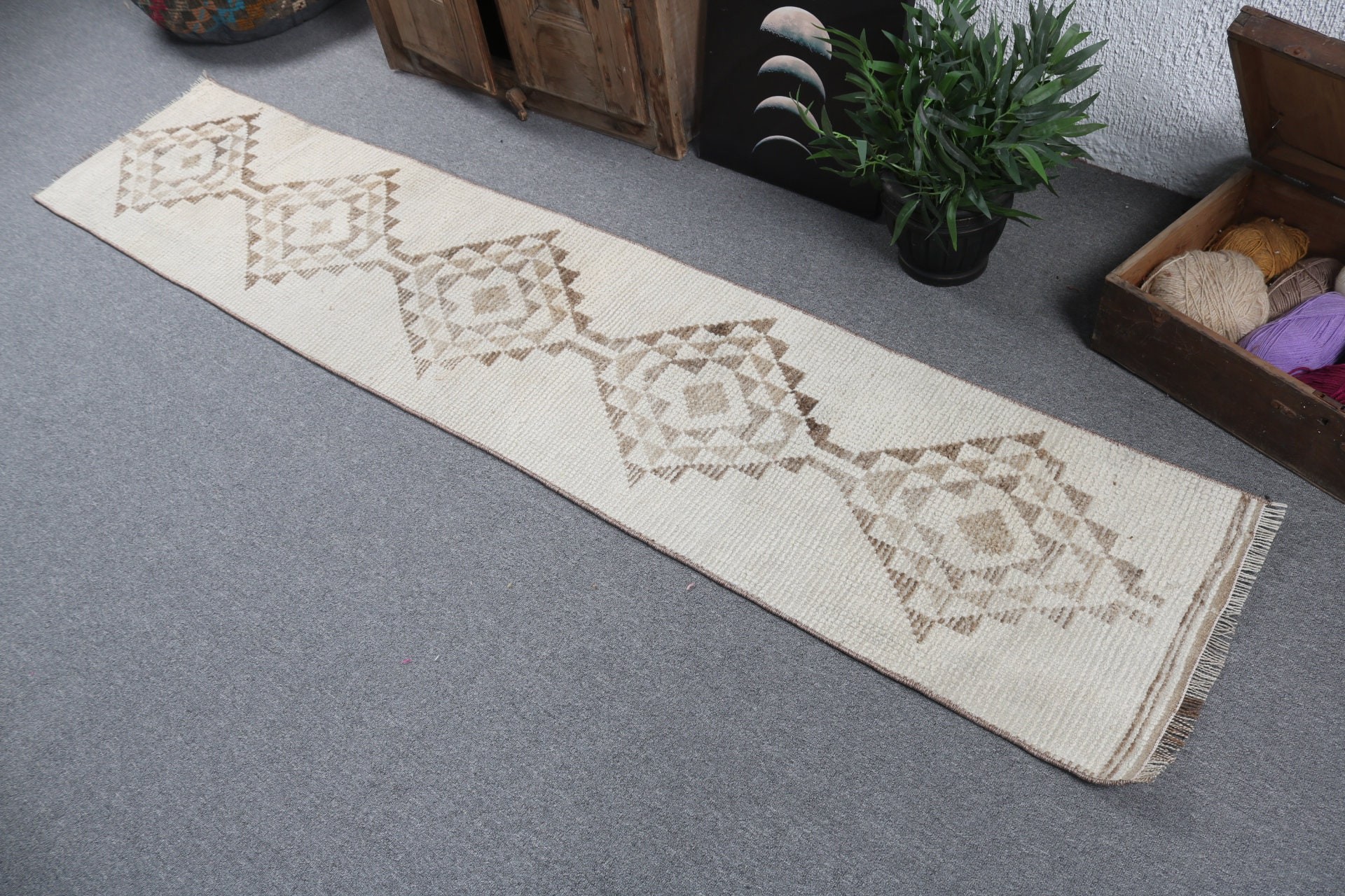 1.7x8.2 ft Runner Halıları, Vintage Halılar, Bildiri Halısı, Vintage Runner Halısı, Türk Halıları, Uzun Yolluk Halıları, Bej Fas Halısı, Oushak Halısı