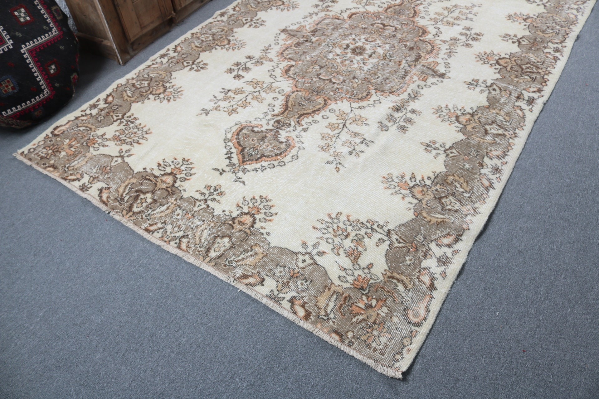 Bedroom Rugs, Exotic Rug, Turkish Rug, Salon Rug, Beige Boho Rug, Oriental Rugs, 6.1x8 ft Large Rug, Large Oushak Rug, Vintage Rug