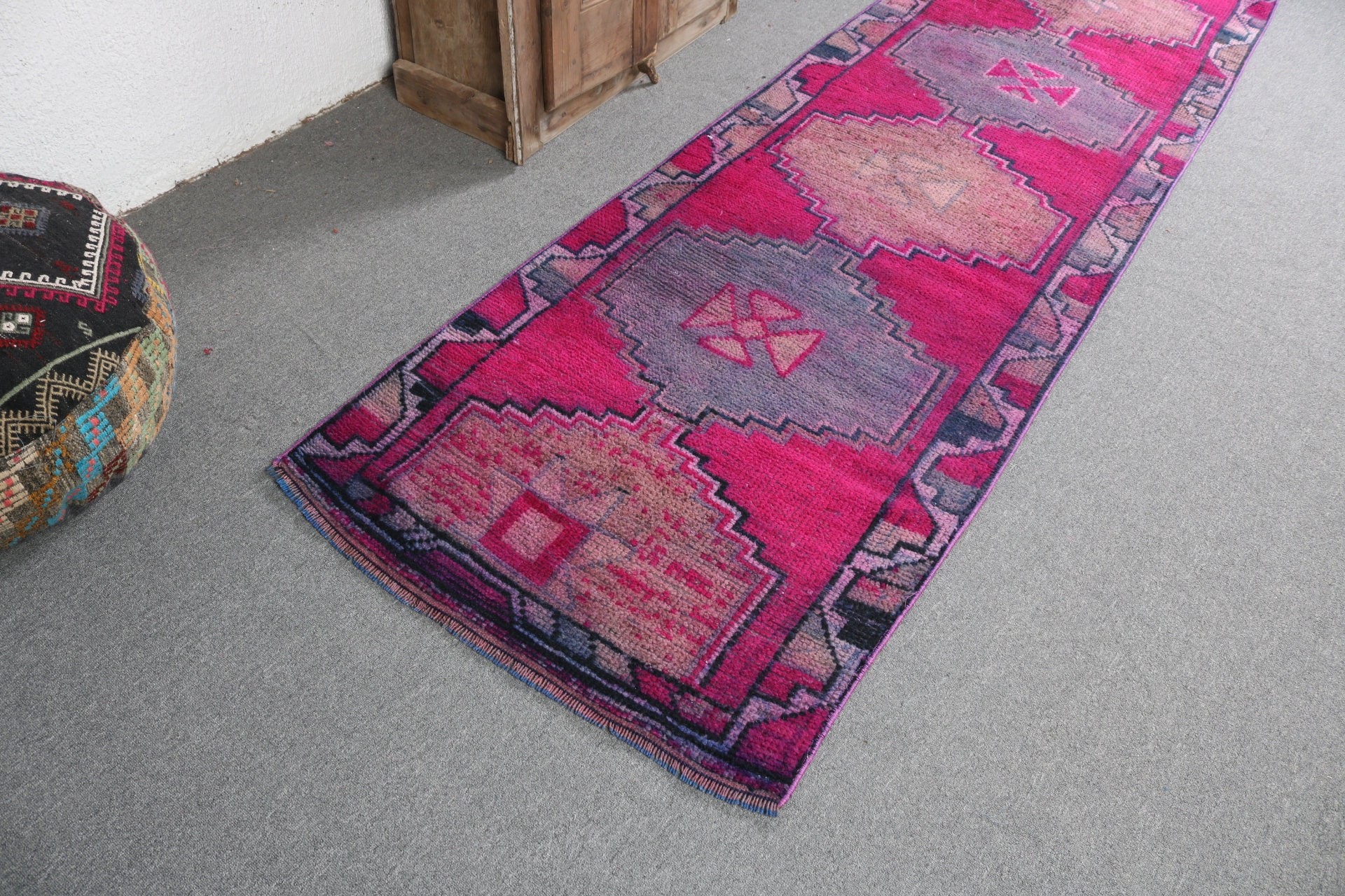 Yer Halıları, Vintage Halı, 2.9x9.9 ft Runner Halı, Vintage Runner Halıları, Pembe Nötr Halı, Oushak Halı, Merdiven Halıları, Türk Halısı, Türkiye Halıları