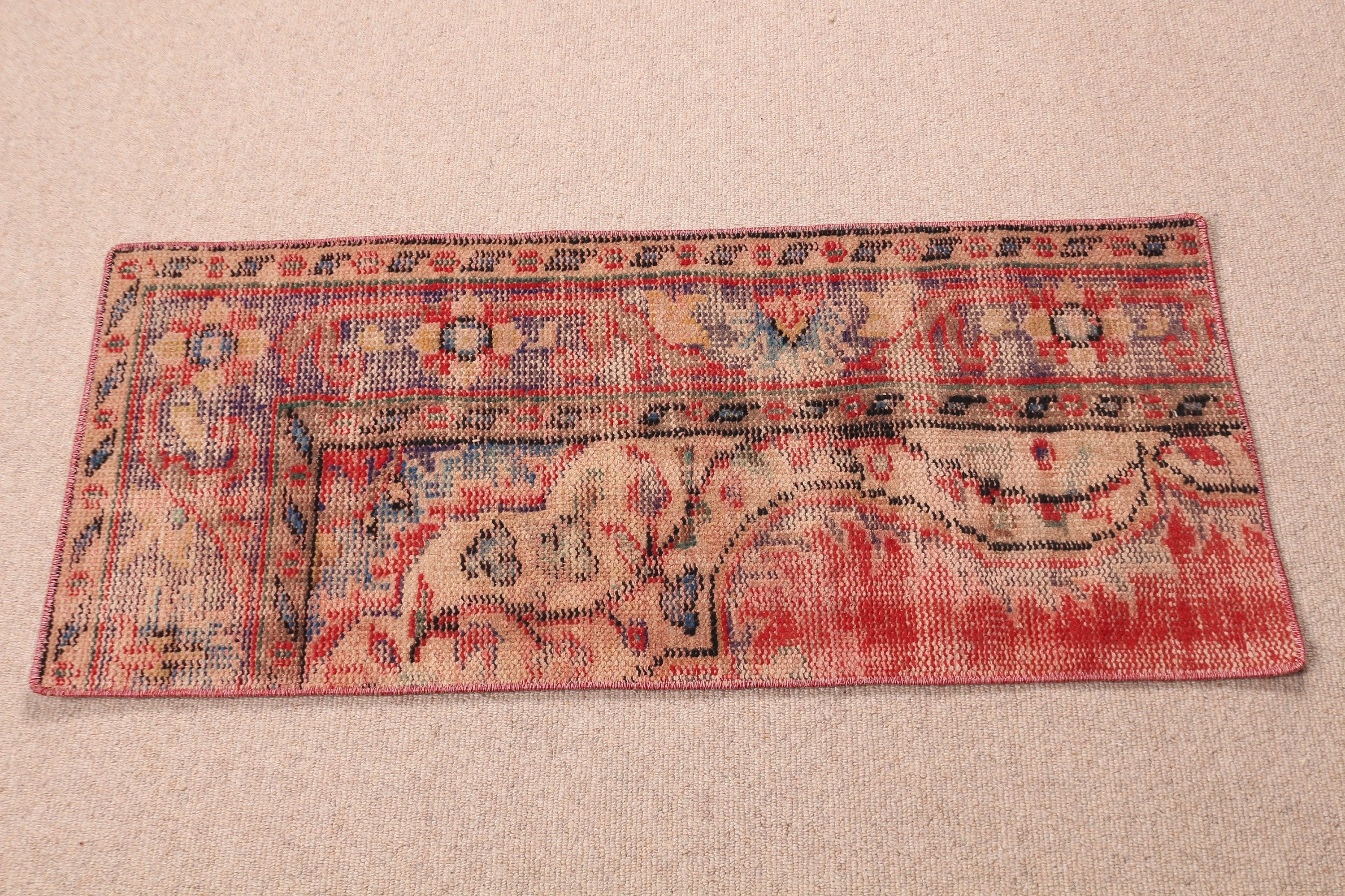 Kapı Paspası Halıları, 1.5x3.3 ft Küçük Halı, Fas Halıları, Türk Halısı, Duvara Asılı Halı, Vintage Halı, Kabile Halıları, Kırmızı Oushak Halısı