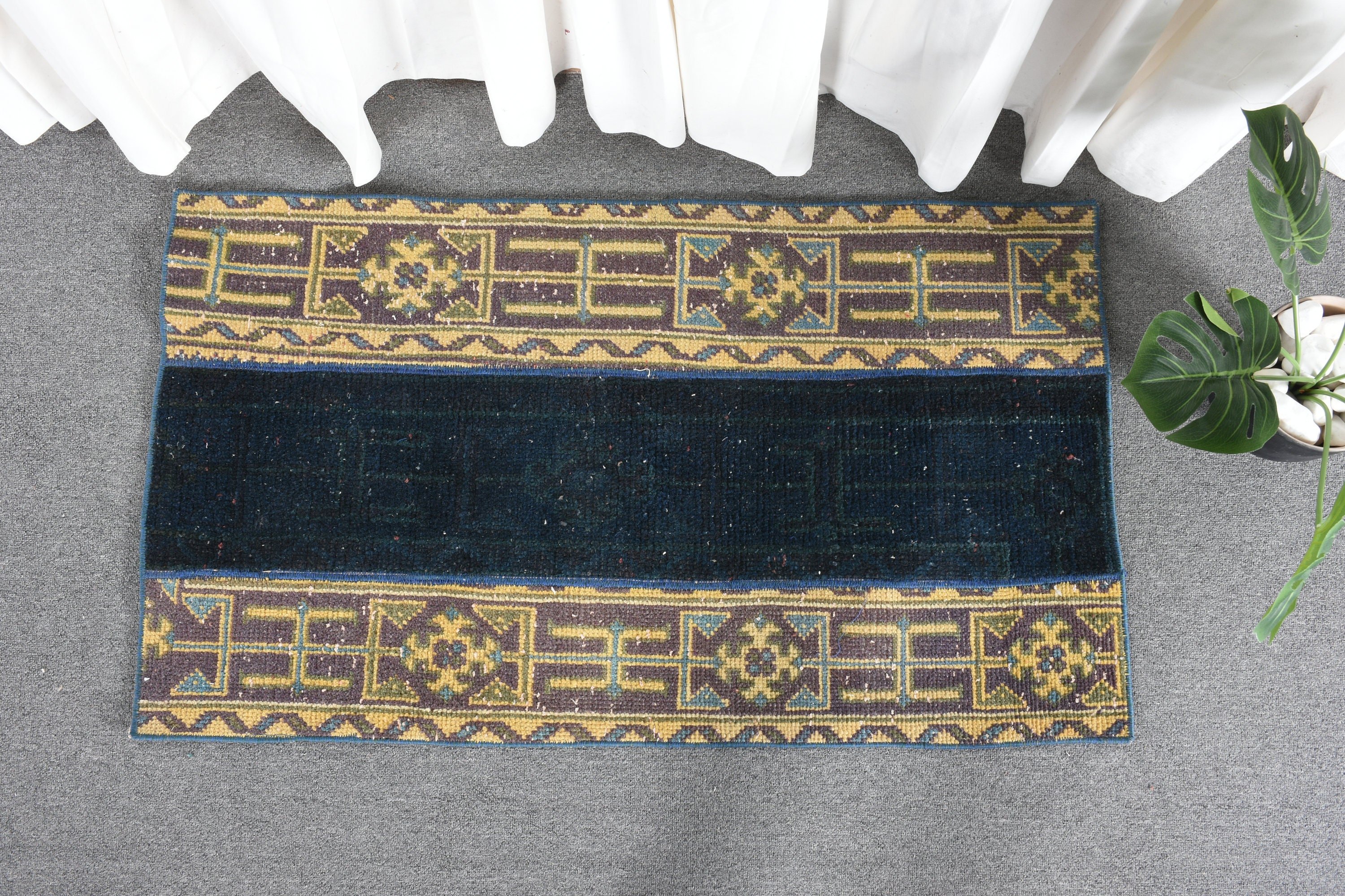 Giriş Halısı, Kapı Paspası Halıları, Sarı Soğuk Halı, Yatak Odası Halısı, Türk Halısı, Vintage Halı, Antika Halı, 2.1x3.8 ft Küçük Halı