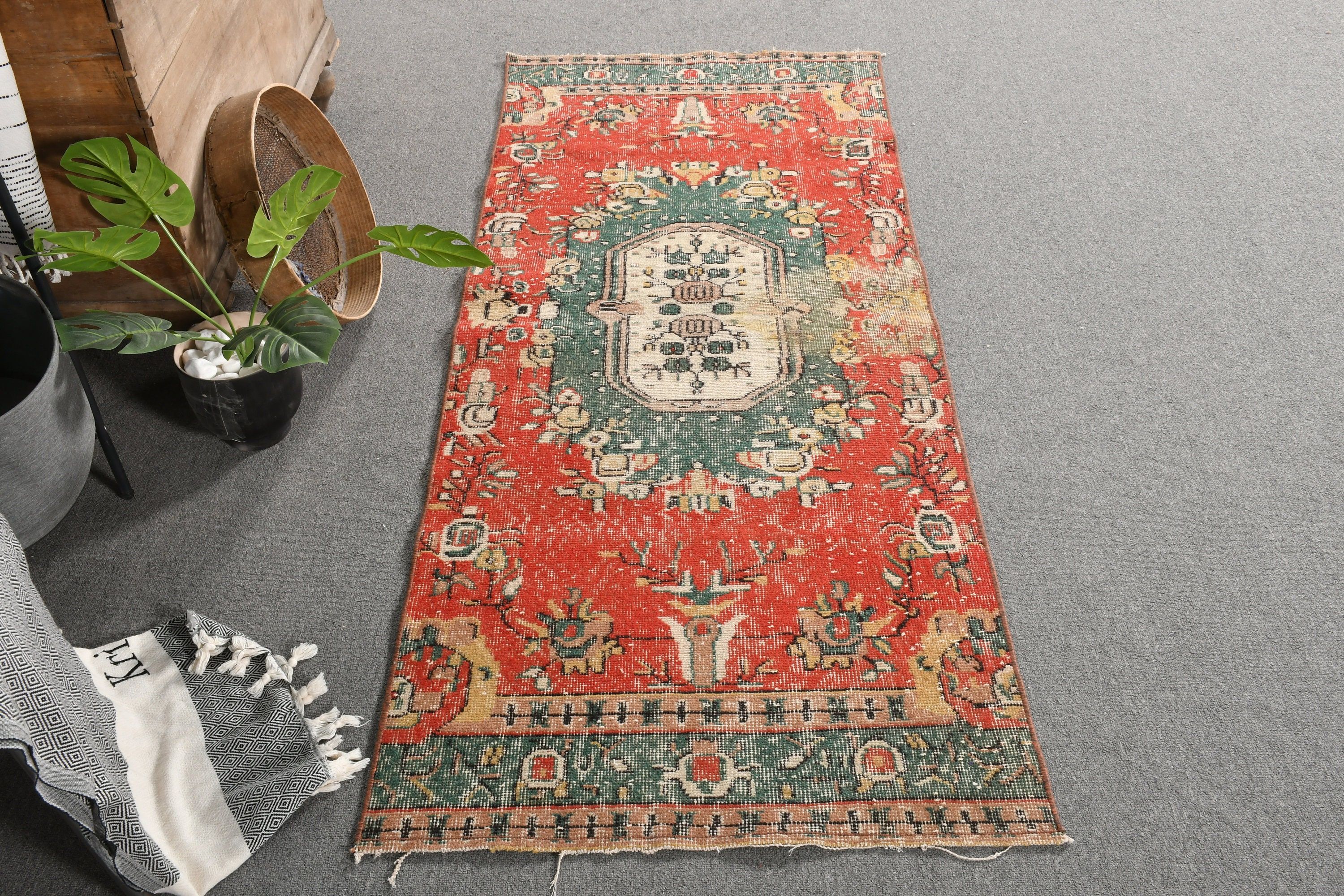 Bedroom Rug, Boho Rug, Vintage Rug, Red Floor Rug, Turkish Rug, Kitchen Rug, 2.7x6.7 ft Accent Rug, Rugs for Bedroom, Art Rug, Moroccan Rug