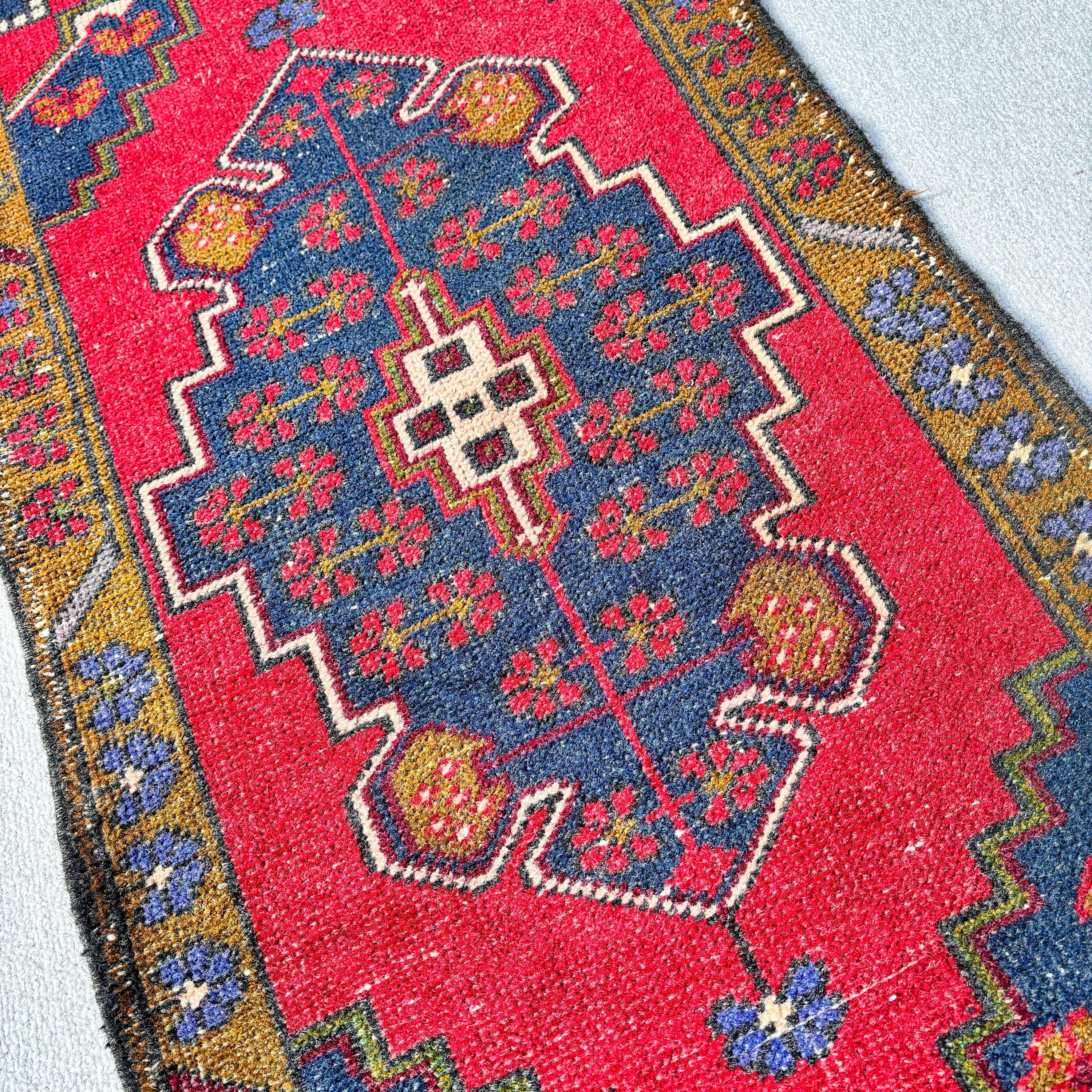 Türk Halısı, Küçük Boho Halıları, Banyo Paspası Sevimli Halısı, 1.7x3.4 ft Küçük Halısı, Vintage Halısı, Havalı Halıları, Giriş Halıları, Fas Halısı, Kırmızı Oushak Halısı