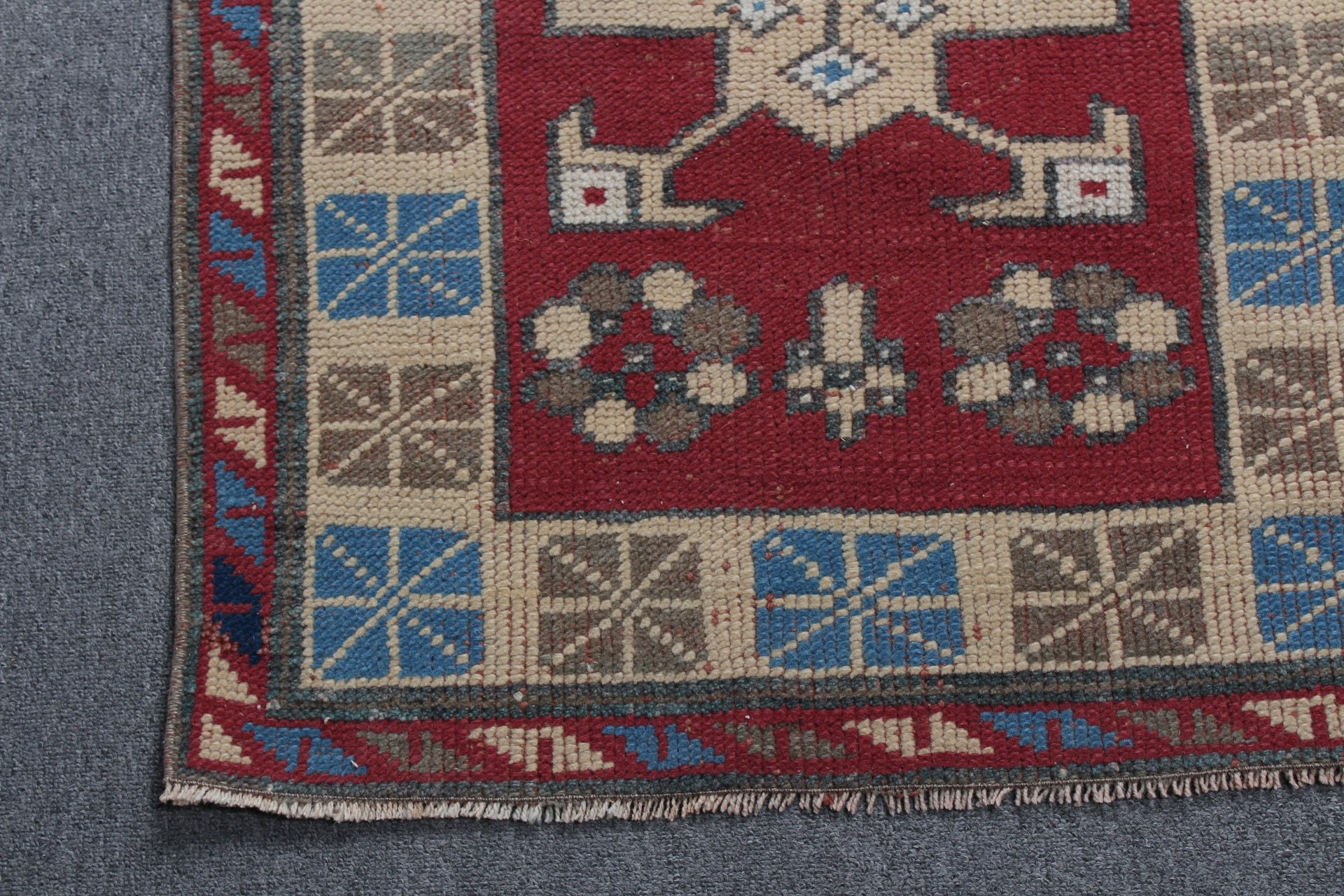 Çocuk Halıları, Türk Halısı, 2.3x5.1 ft Küçük Halı, Yatak Odası Halıları, Kırmızı Antika Halı, Antika Halı, Vintage Halı, Giriş Halıları, Yer Halısı