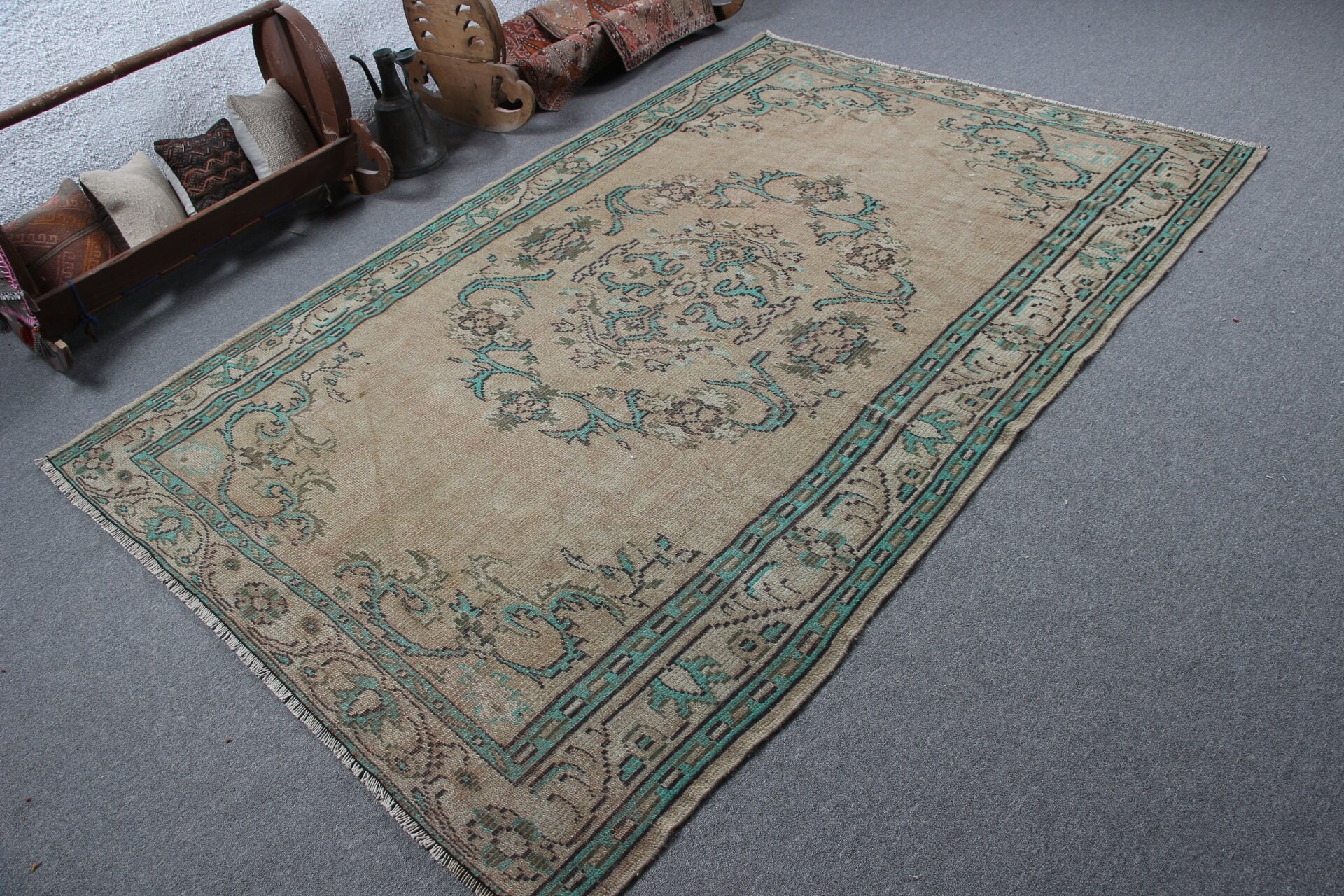 Turkish Rug, 5.4x8.1 ft Large Rug, Vintage Rug, Anatolian Rugs, Living Room Rugs, Oushak Rug, Dining Room Rug, Pale Rug, Brown Antique Rug