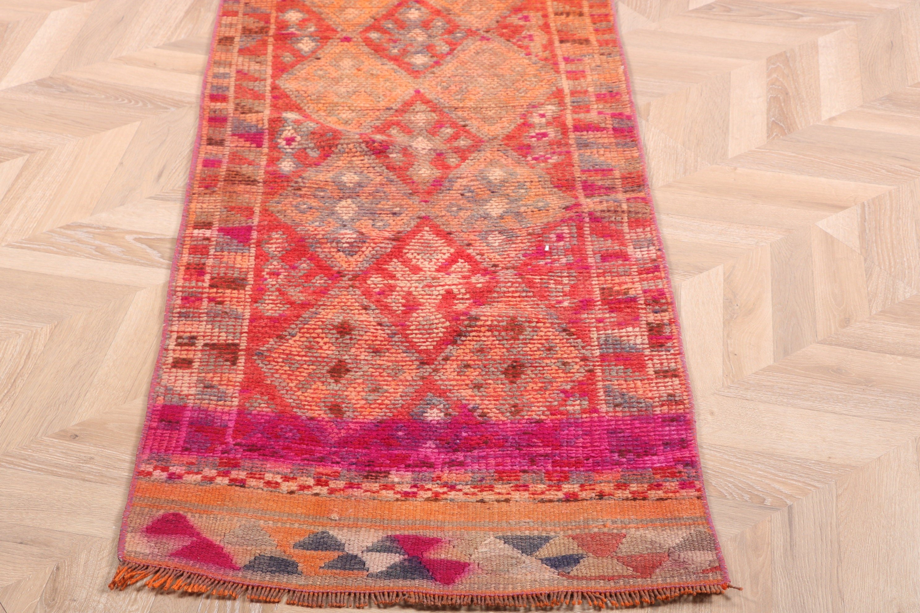 Koridor Halısı, Vintage Halılar, Oryantal Halı, Uzun Yolluk Halıları, 2.2x12.4 ft Yolluk Halısı, Türk Halıları, Pembe El Dokuma Halılar, Yatak Odası Halıları