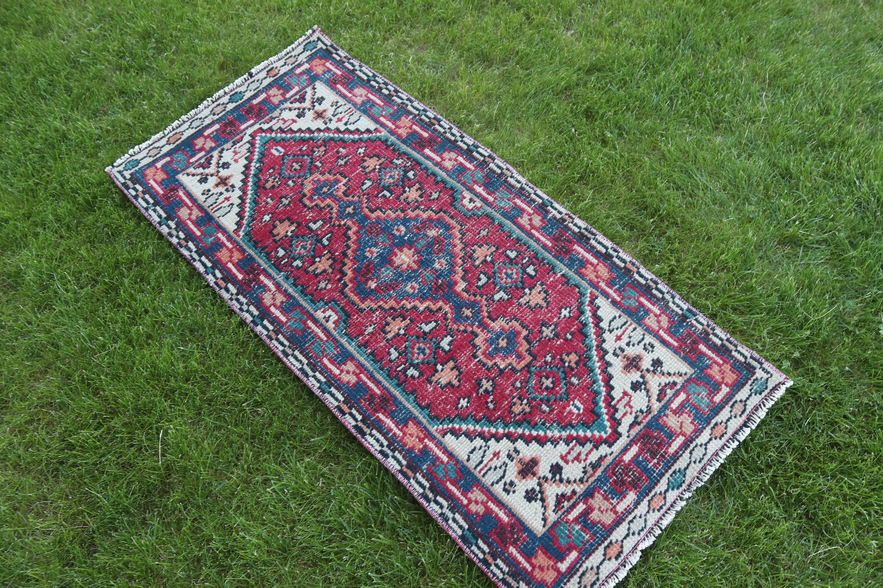 Lüks halı, kırmızı zemin halıları, küçük alan halısı, kabile halıları, vintage halılar, duvar asma halı, nötr halı, Türk halısı, 1.8x3.9 ft küçük halı