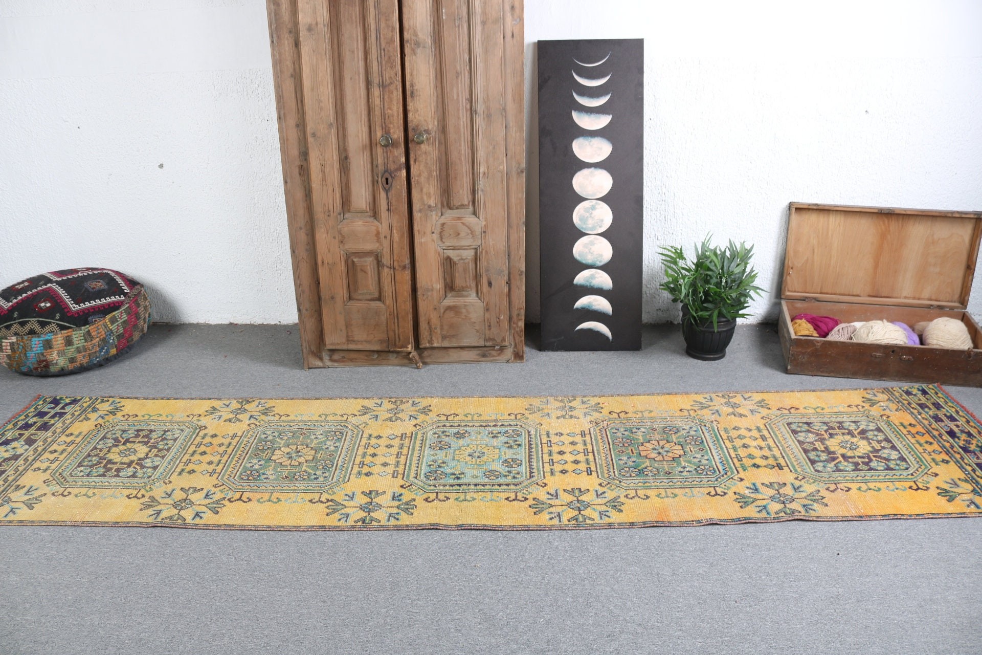 Cool Halı, 2.6x11.1 ft Runner Halıları, Türk Halıları, Uzun Runner Halıları, Beni Ourain Runner Halısı, Vintage Halılar, Sarı Antika Halı, Oushak Halı