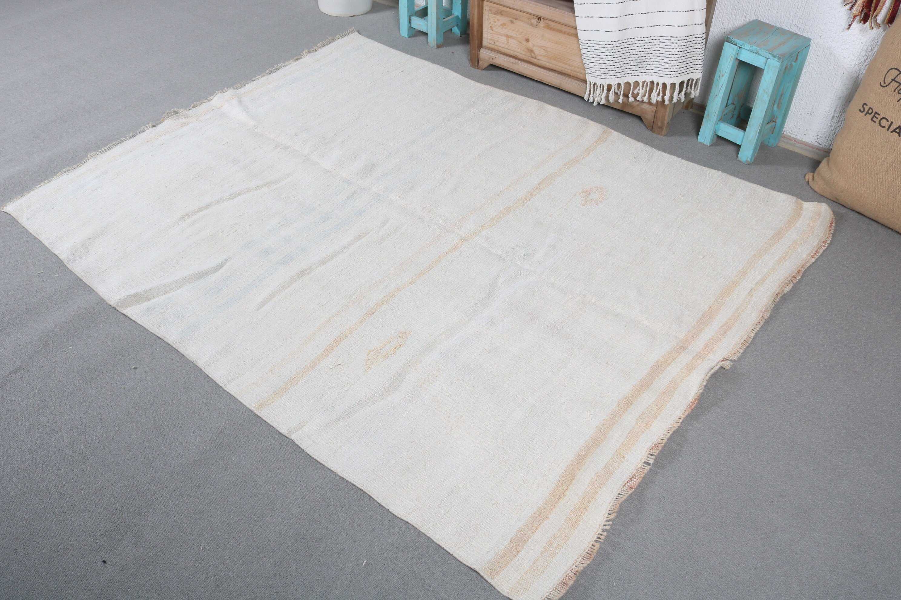 Pale Rug, Rugs for Indoor, White Anatolian Rugs, Bedroom Rug, 4.9x6.1 ft Area Rug, Dining Room Rug, Vintage Rugs, Oriental Rug, Turkish Rug