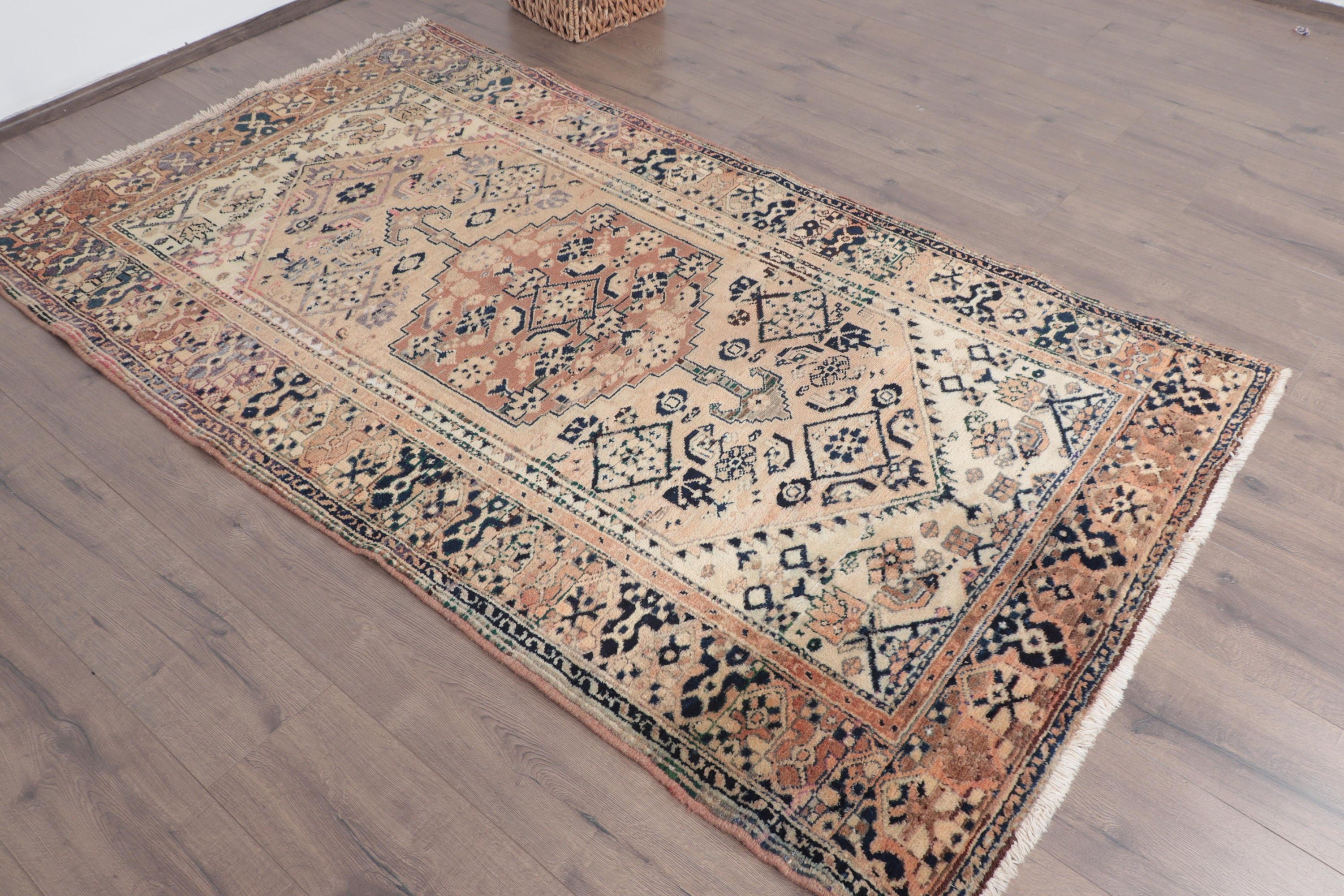 Vintage Rug, Oushak Area Rugs, Beige Luxury Rugs, 4x6.9 ft Area Rugs, Oushak Rug, Anatolian Rug, Turkish Rugs, Rugs for Vintage Area