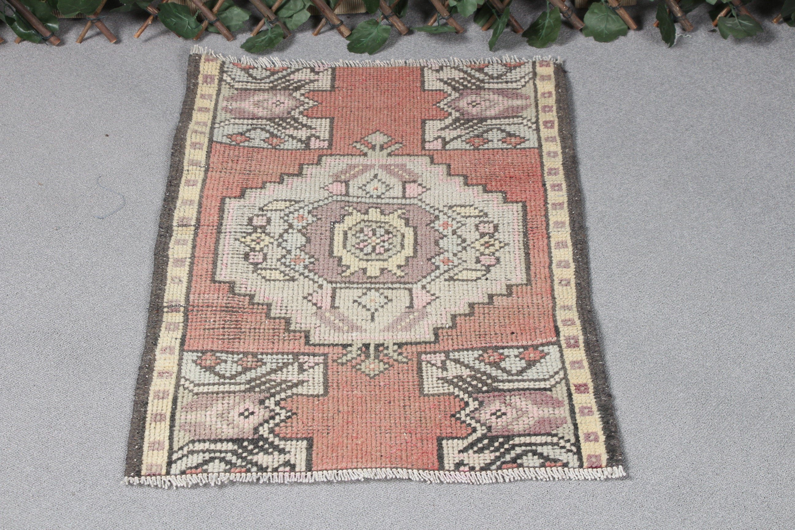 Oushak Halıları, Bej 1.6x2.4 ft Küçük Halı, Vintage Halılar, Giriş Halıları, Düz Dokuma Halılar, Mutfak Halıları, Türk Halısı, Anadolu Halısı