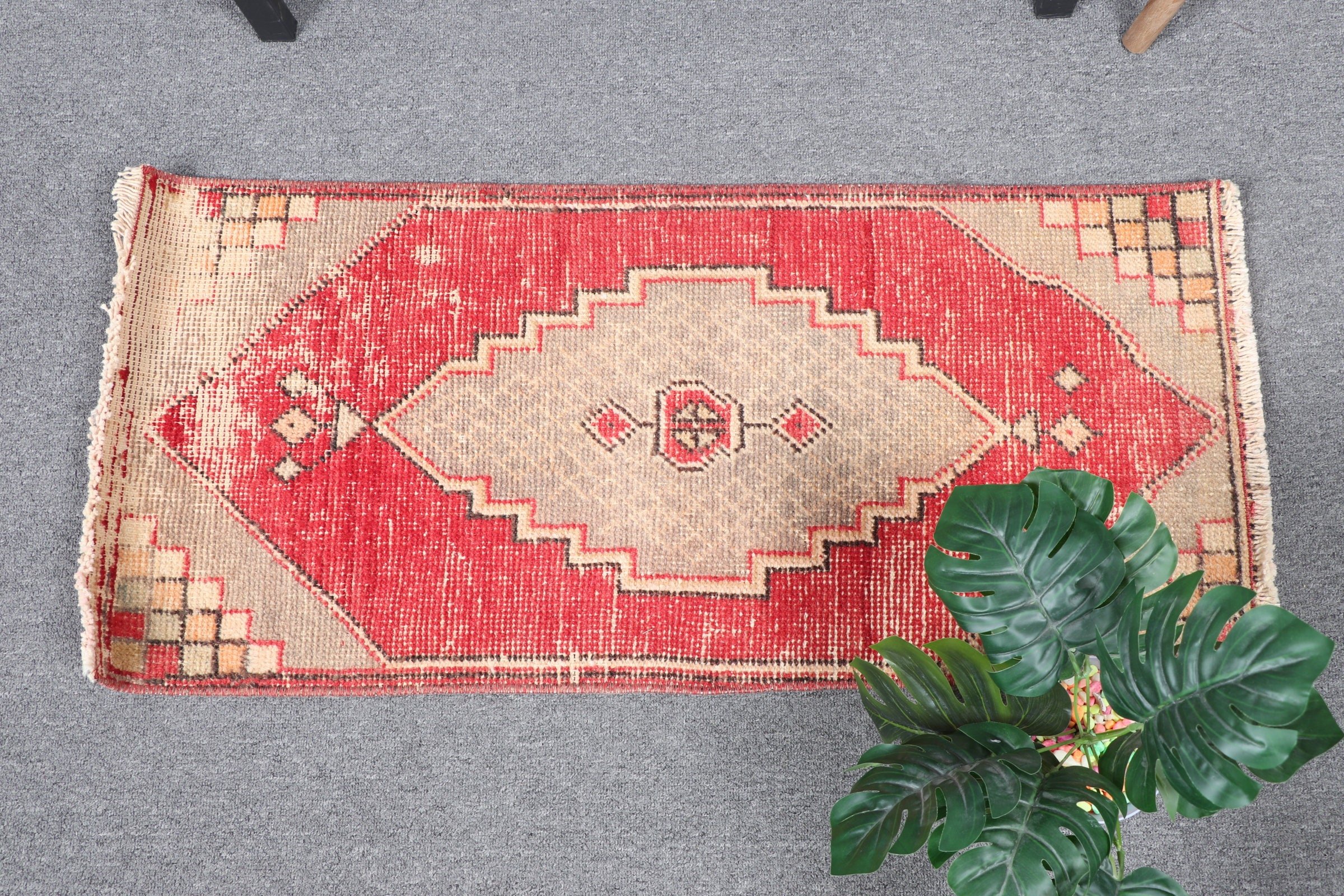 Vintage Rug, Oushak Rug, Red Moroccan Rug, Turkish Rug, Kitchen Rug, 1.4x3.1 ft Small Rugs, Car Mat Rug, Rugs for Entry, Anatolian Rug