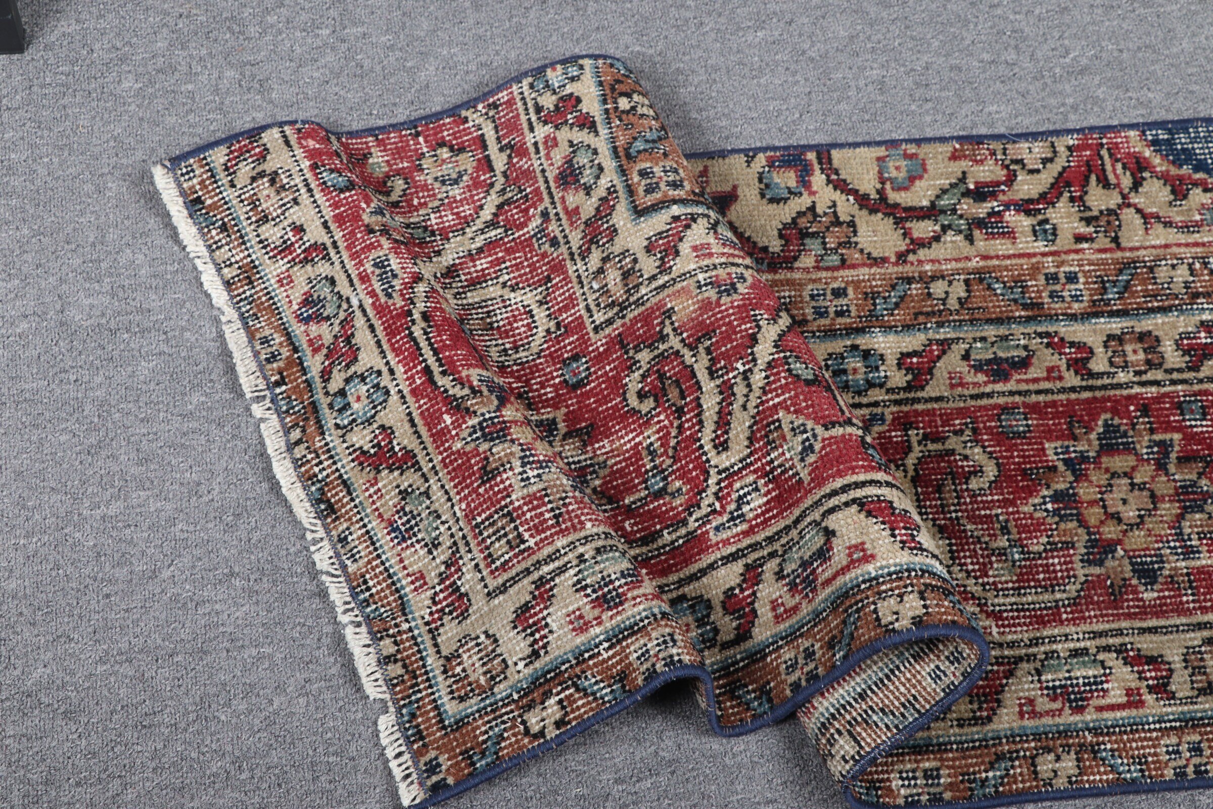 Çocuk Odası Halıları, Vintage Halı, 1,5x3,1 ft Küçük Halılar, Çocuk Halısı, Anadolu Halısı, Türk Halısı, Kırmızı Fas Halıları, Havalı Halılar, Kapı Paspası Halısı