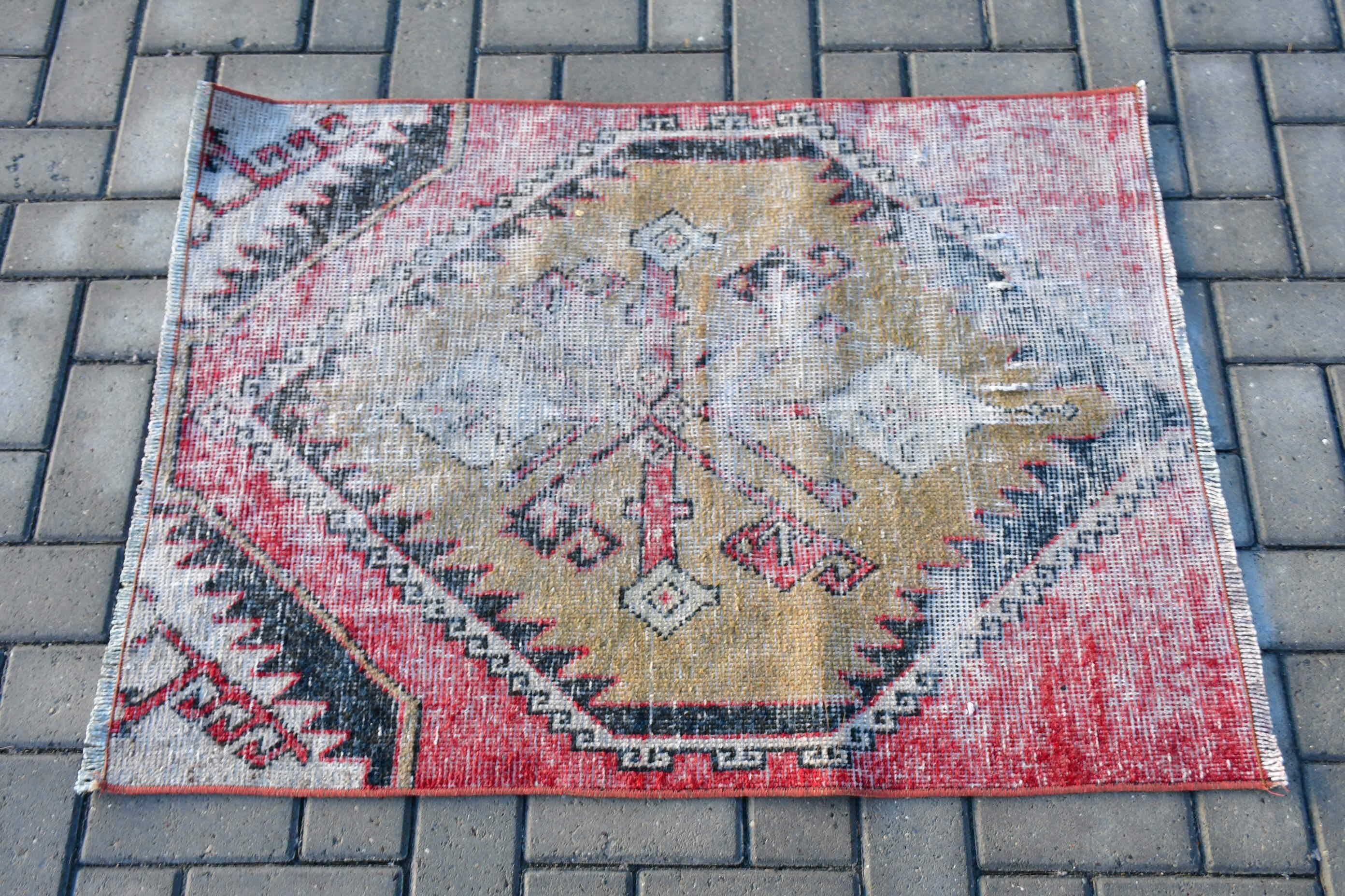 Türk Halıları, 2.6x3.5 ft Küçük Halı, Vintage Halılar, Kapı Paspası Halıları, Kırmızı Yün Halı, Soğuk Halı, Araba Paspas Halıları, Mutfak Halıları