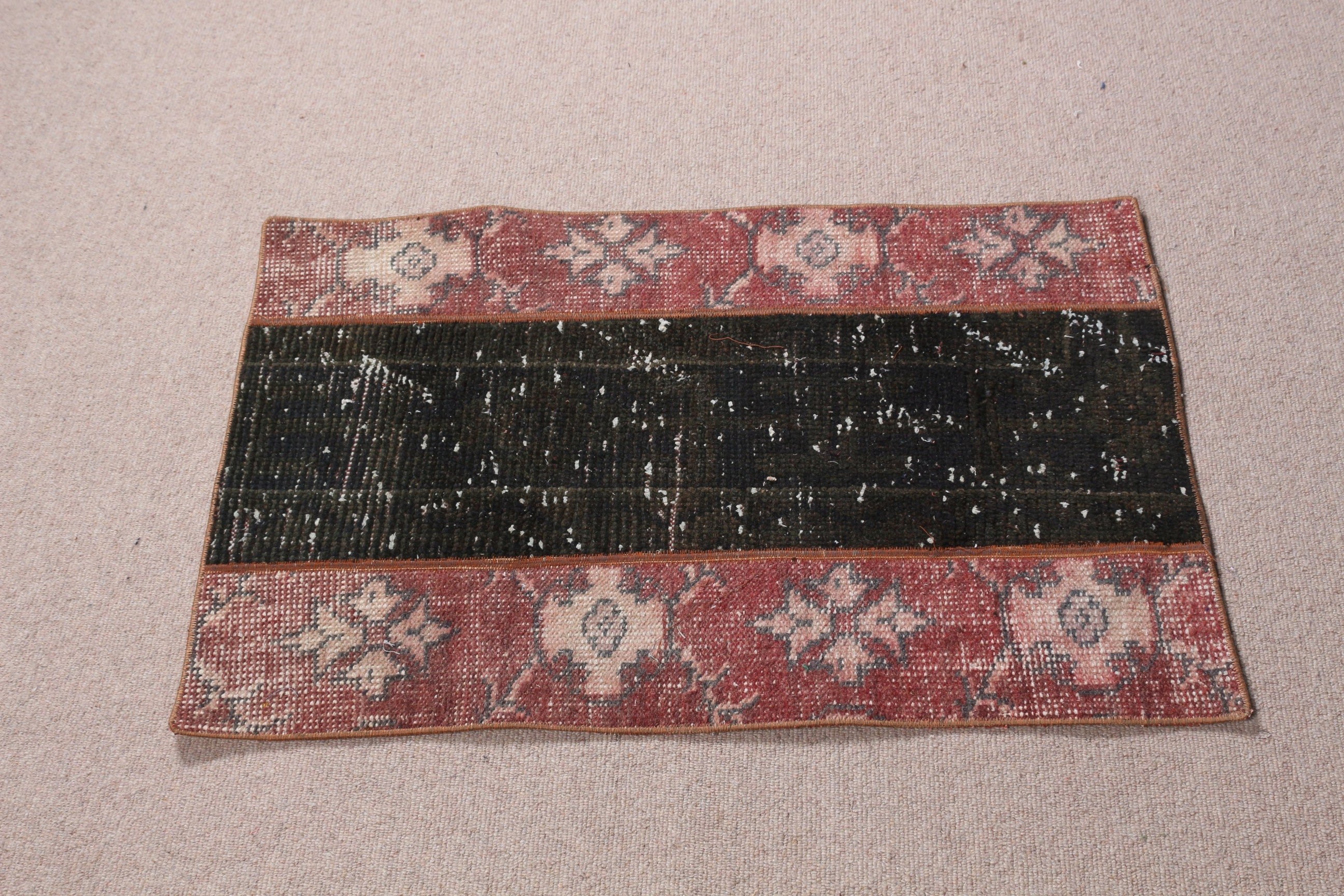 2x3.1 ft Küçük Halı, Dekoratif Halı, Siyah Ev Dekor Halısı, Türk Halısı, Anadolu Halısı, Kapı Paspası Halısı, Araba Paspas Halısı, Vintage Halı