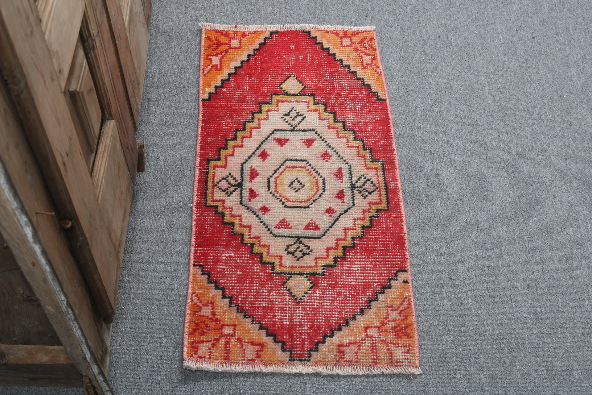 Yer Halıları, Kırmızı El Dokuma Halı, Ofis Halıları, Vintage Halılar, Duvara Asılı Halı, 1.2x2.5 ft Küçük Halılar, Boho Halı, Türk Halıları, Mutfak Halıları