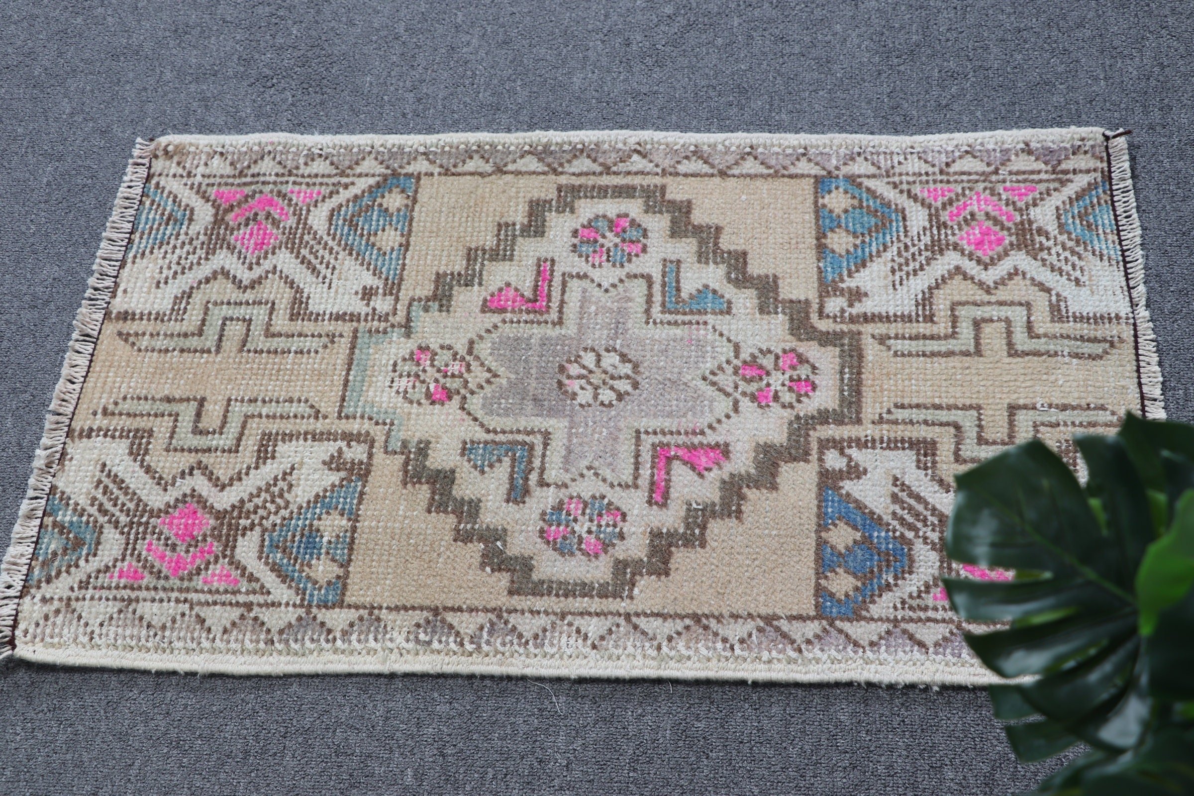Vintage Rug, Bedroom Rug, Distressed Rugs, Turkish Rug, Entry Rugs, Anatolian Rugs, Beige Antique Rugs, 1.6x2.6 ft Small Rug