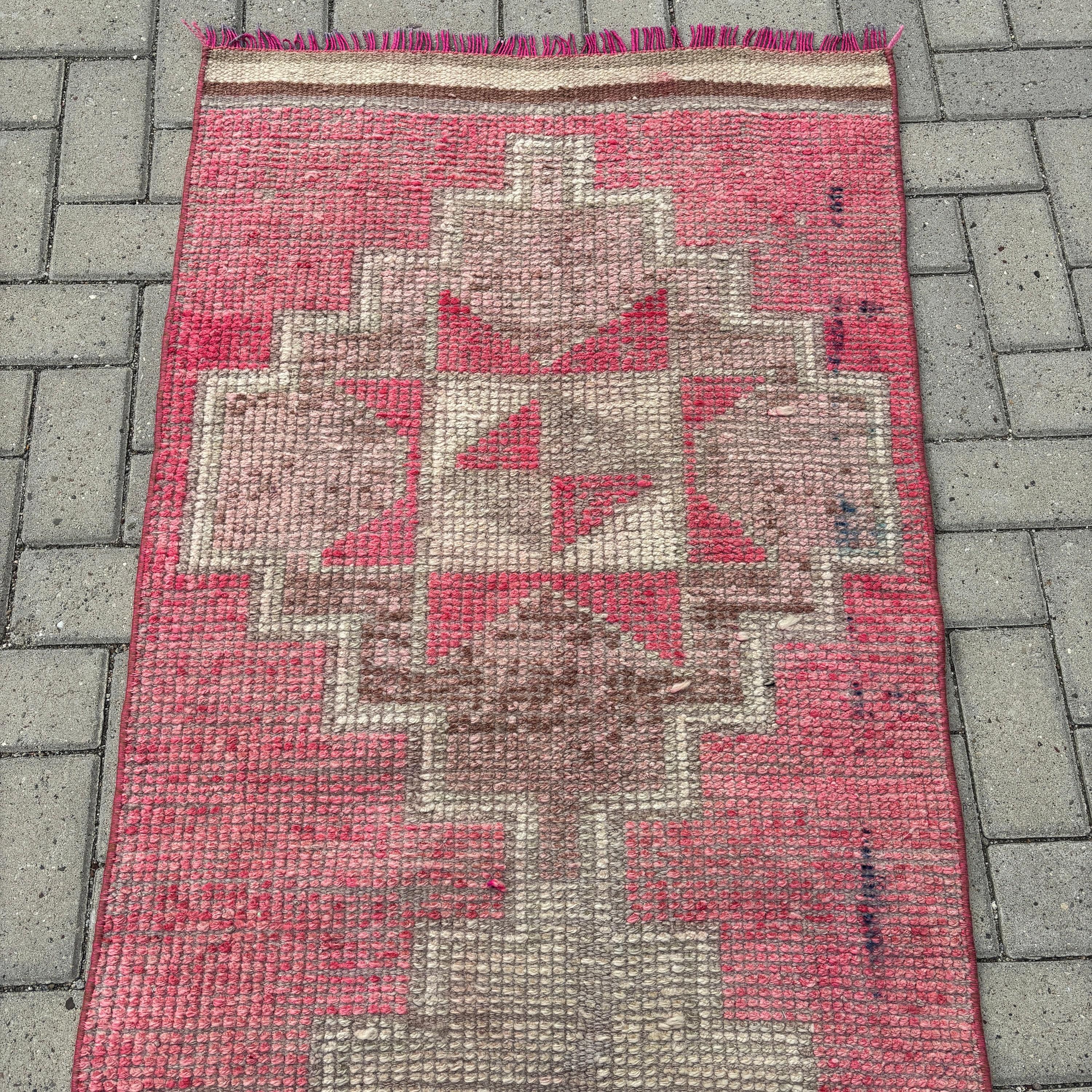 Uzun Yolluk Halıları, Türk Halısı, Antika Halılar, Vintage Halılar, Koridor Halısı, 2.6x10 ft Yolluk Halıları, Oushak Halısı, Modern Halı, Pembe Oryantal Halı