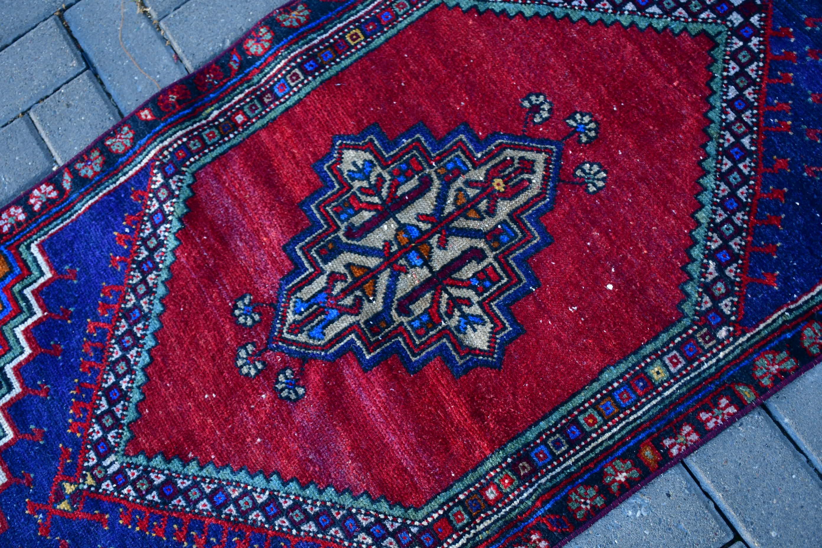 Kırmızı Oryantal Halı, 2.4x4.9 ft Küçük Halı, Banyo Halısı, Antika Halılar, Havalı Halılar, Türk Halıları, Mutfak Halısı, Yatak Odası Halıları, Vintage Halılar