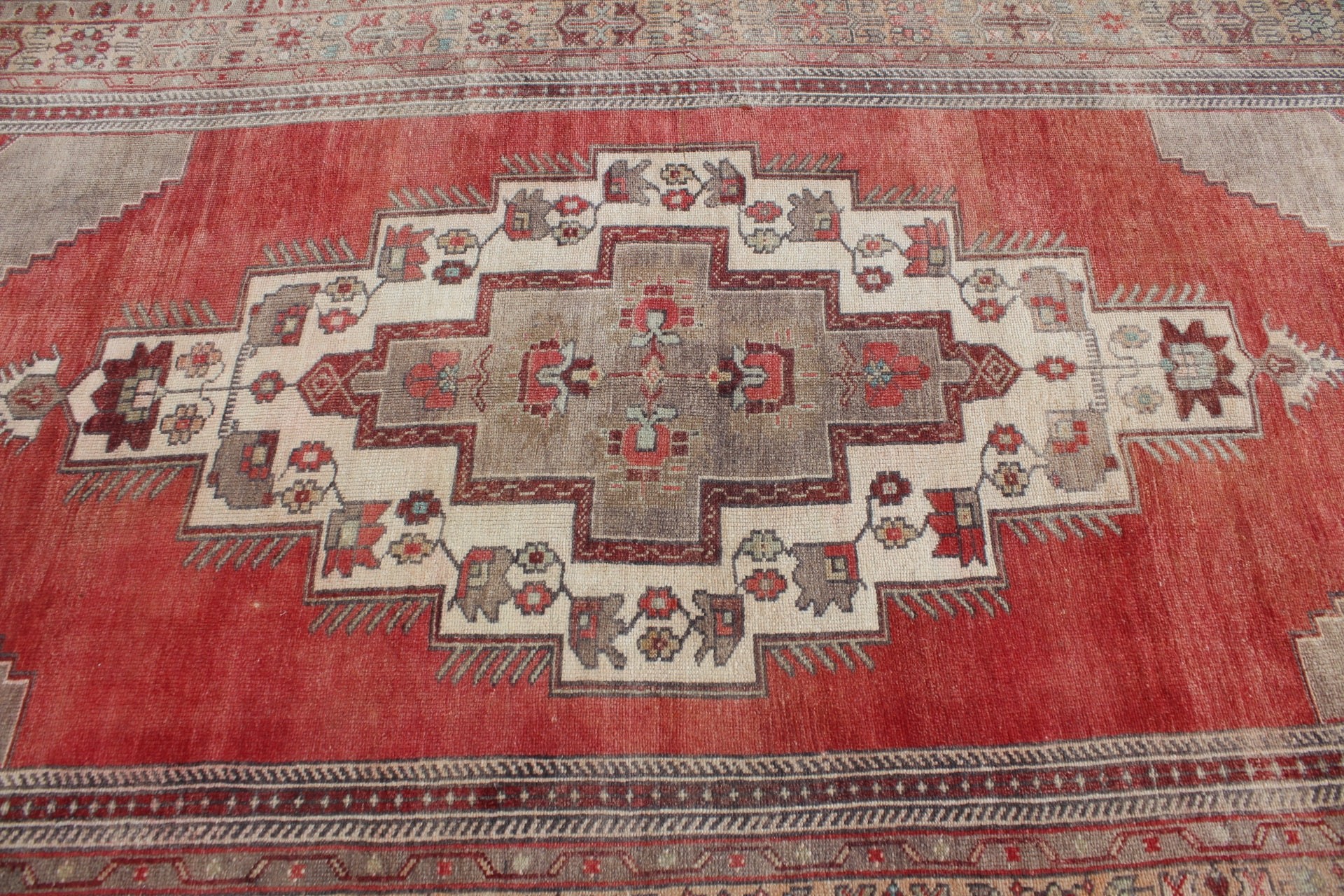 Göçebe Halı, Vintage Halı, Etnik Halı, Yatak Odası Halısı, Yatak Odası Halıları, Türk Halısı, Kırmızı Soğuk Halı, Salon Halıları, Yer Halısı, 5x10,9 ft Büyük Halı