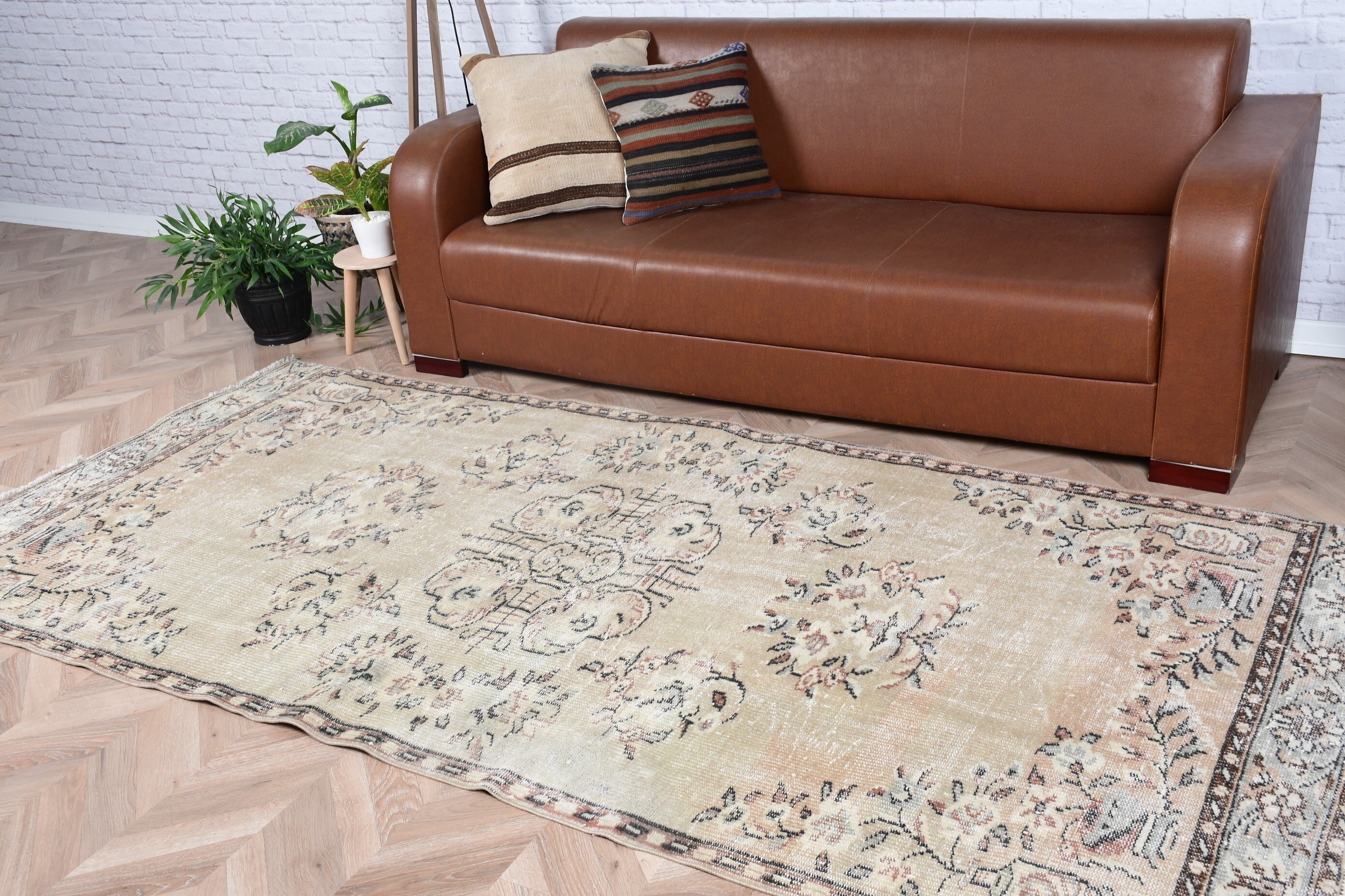 Floor Rug, Moroccan Rug, Turkish Rug, Living Room Rug, Rugs for Salon, Bedroom Rugs, Beige Floor Rug, Vintage Rug, 5.5x8.8 ft Large Rug