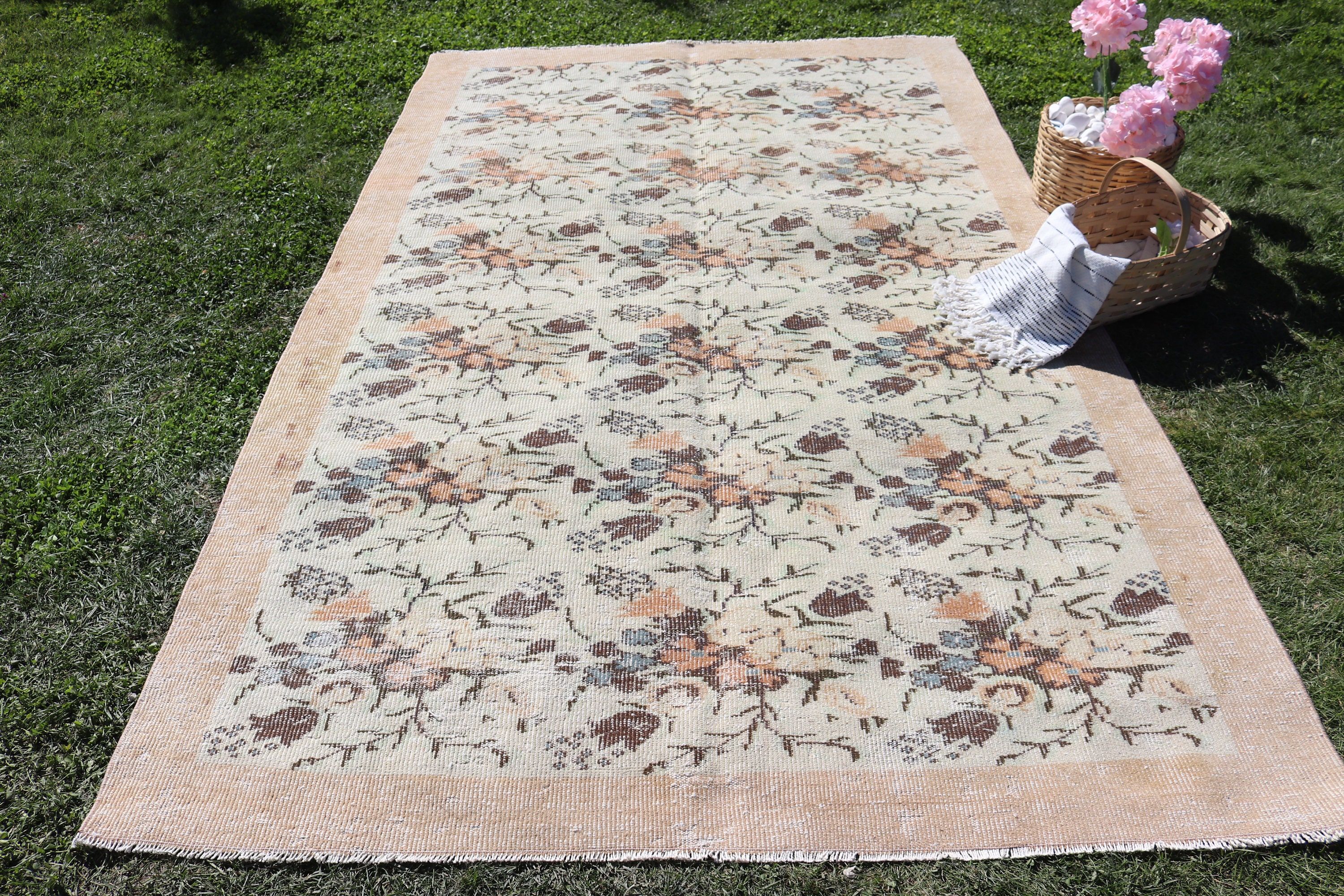 Salon Rug, Floor Rugs, Bedroom Rugs, Beige  5.7x9.2 ft Large Rug, Turkish Rugs, Vintage Rug, Kitchen Rug, Boho Large Rug Rugs