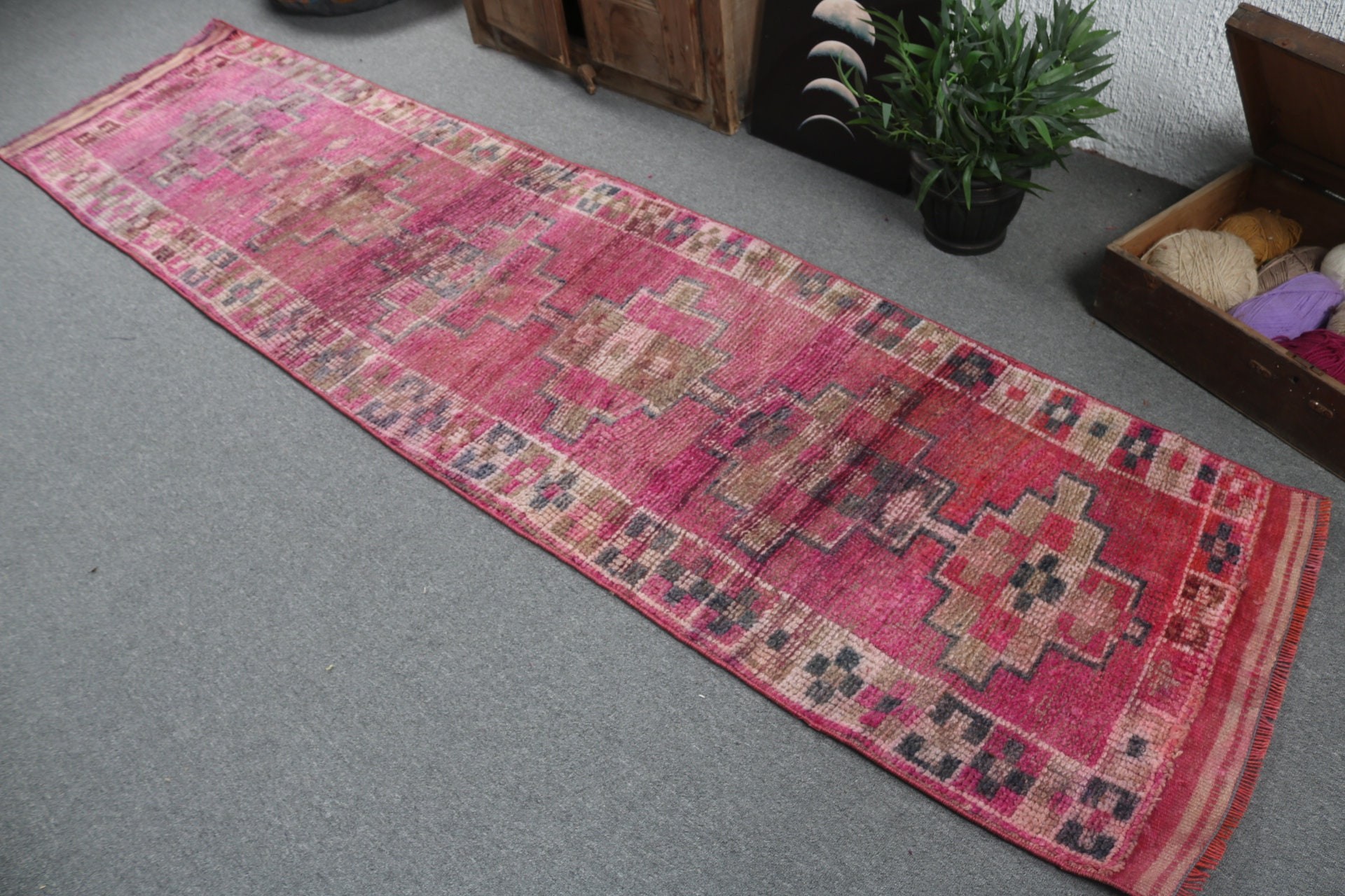 Beni Ourain Runner Halıları, Açıklama Halıları, Pembe Geometrik Halı, Türk Halısı, Koridor Halıları, Vintage Halı, 2.4x9.9 ft Runner Halıları, Havalı Halı