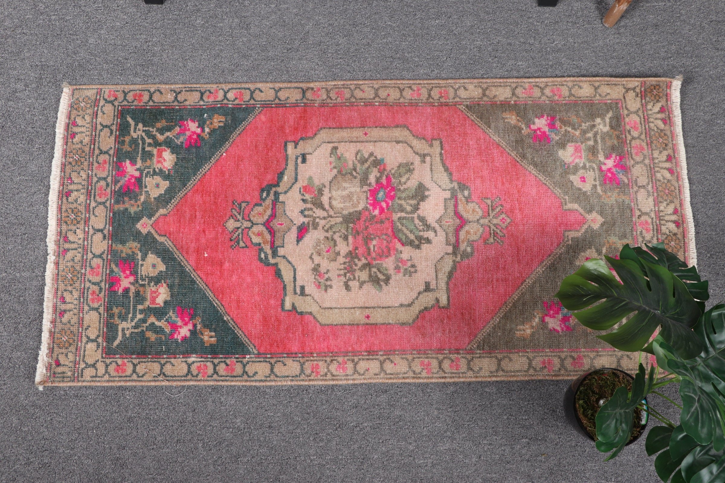 Türk Halıları, Pembe Oushak Halıları, 1.6x3.3 ft Küçük Halı, Banyo Halısı, Yatak Odası Halısı, Oryantal Halılar, Duvara Asılı Halılar, Vintage Halılar, Soluk Halı