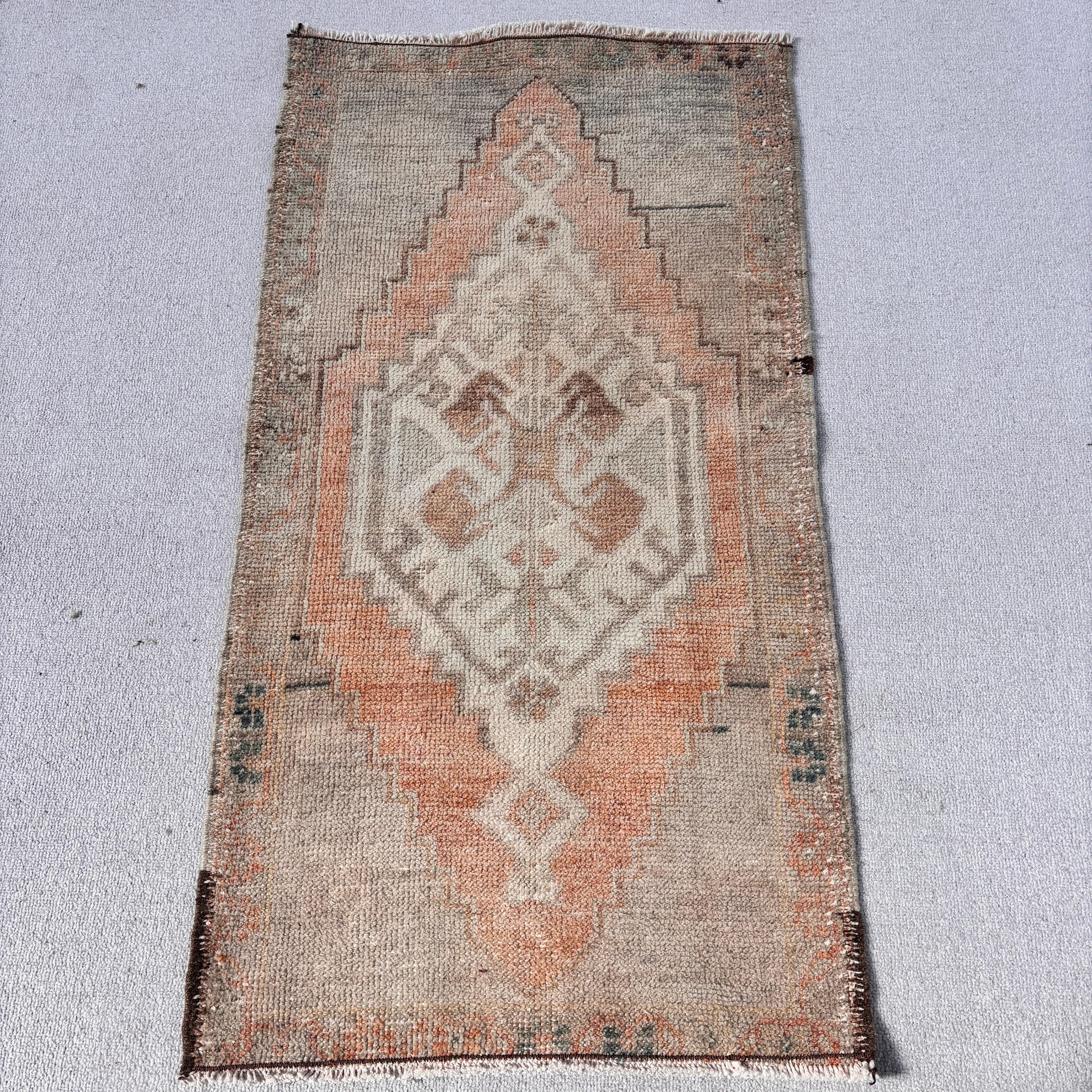 1.9x3.5 ft Küçük Halı, Türk Halısı, Paspas Halısı, Oryantal Halı, Banyo Halısı, Boho Halısı, Küçük Vintage Halılar, Bej Antika Halı, Vintage Halı